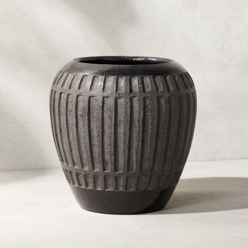 Ameer Black Planter Small + Reviews | CB2 | CB2