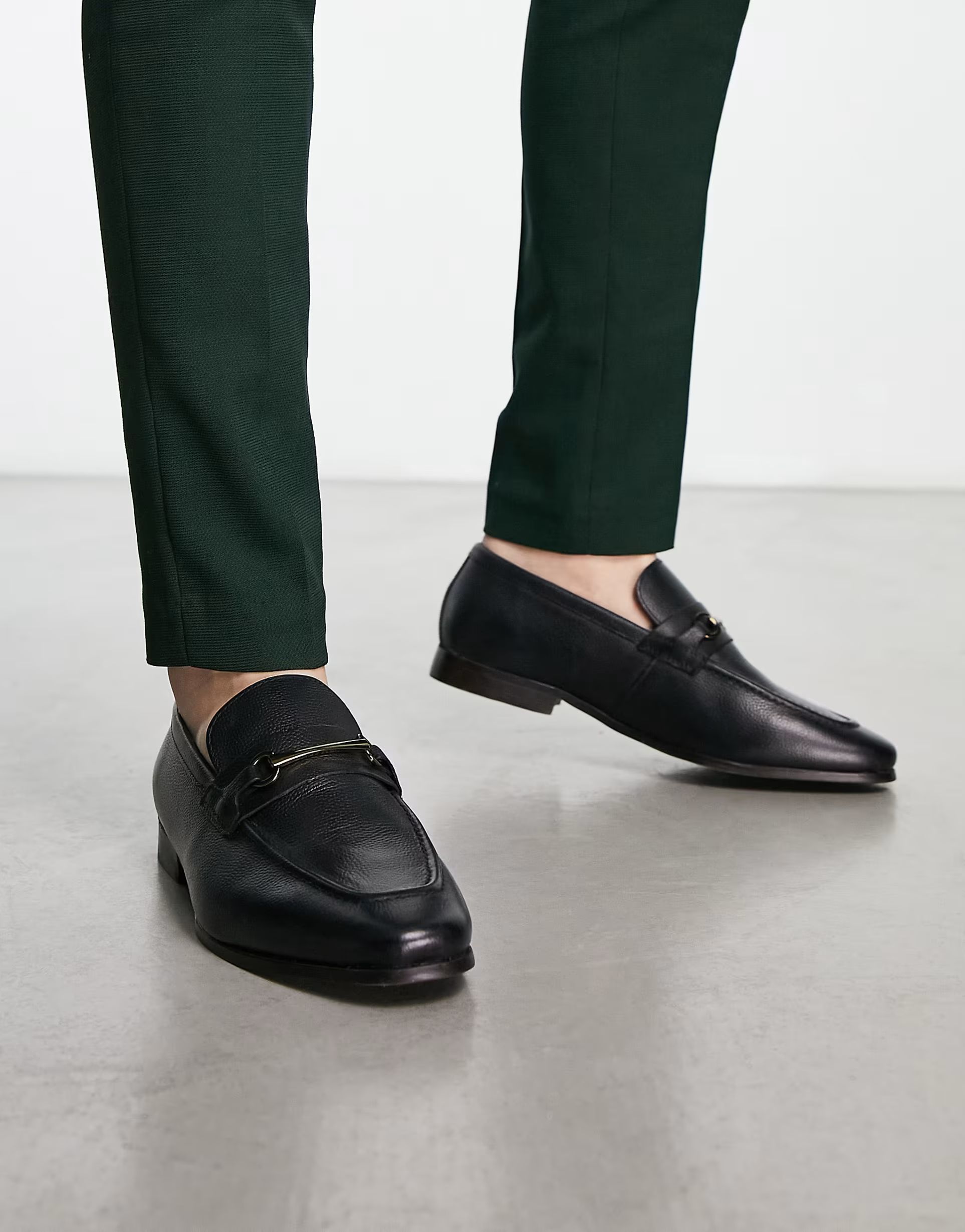 Thomas Crick Wide Fit metal bar leather loafers in black | ASOS (Global)