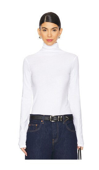 Vince Essential Long Sleeve Turtleneck in White. - size L | Revolve Clothing (Global)