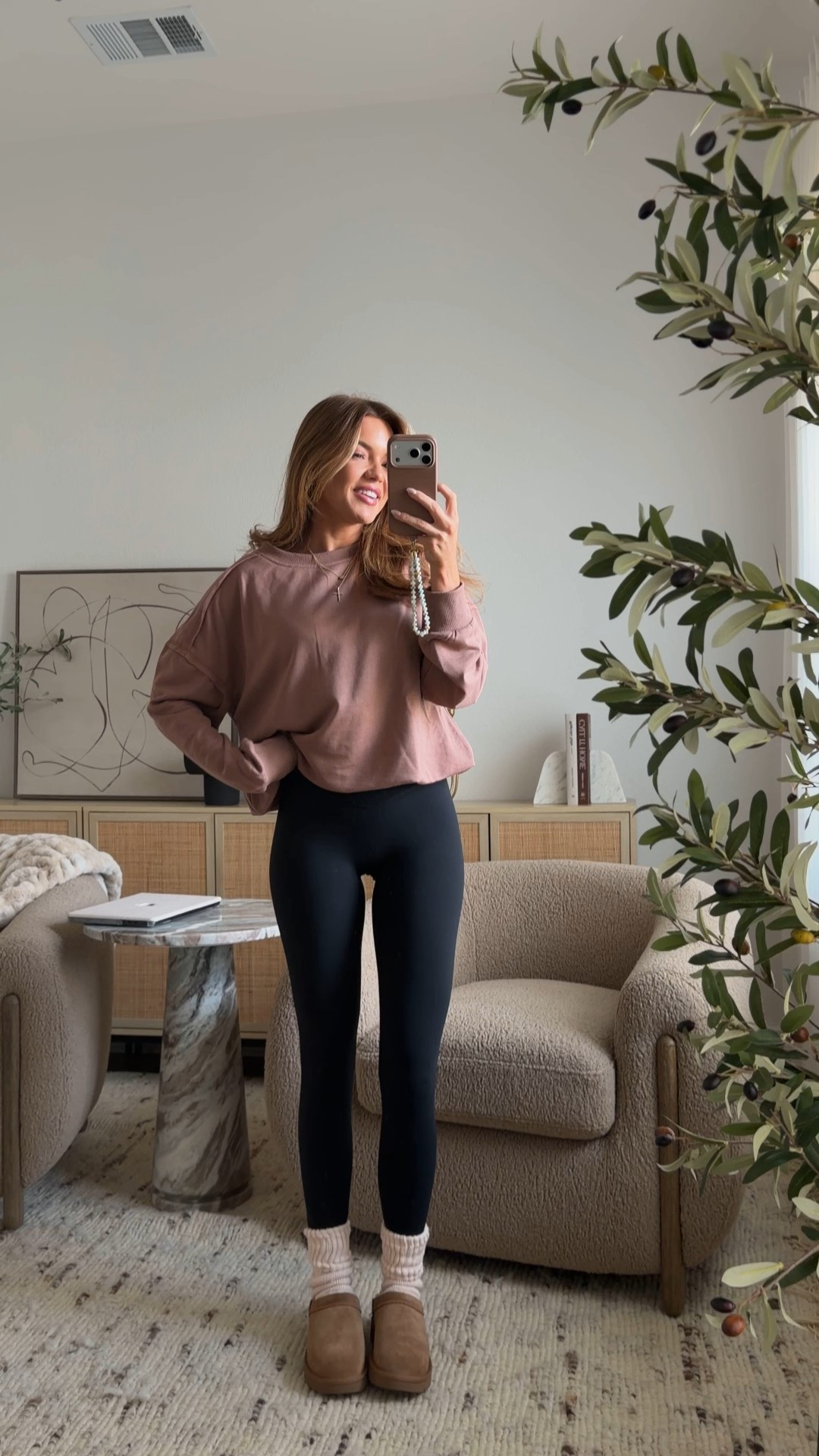 pink lily code: MICHELE // top: small // leggings: xs 