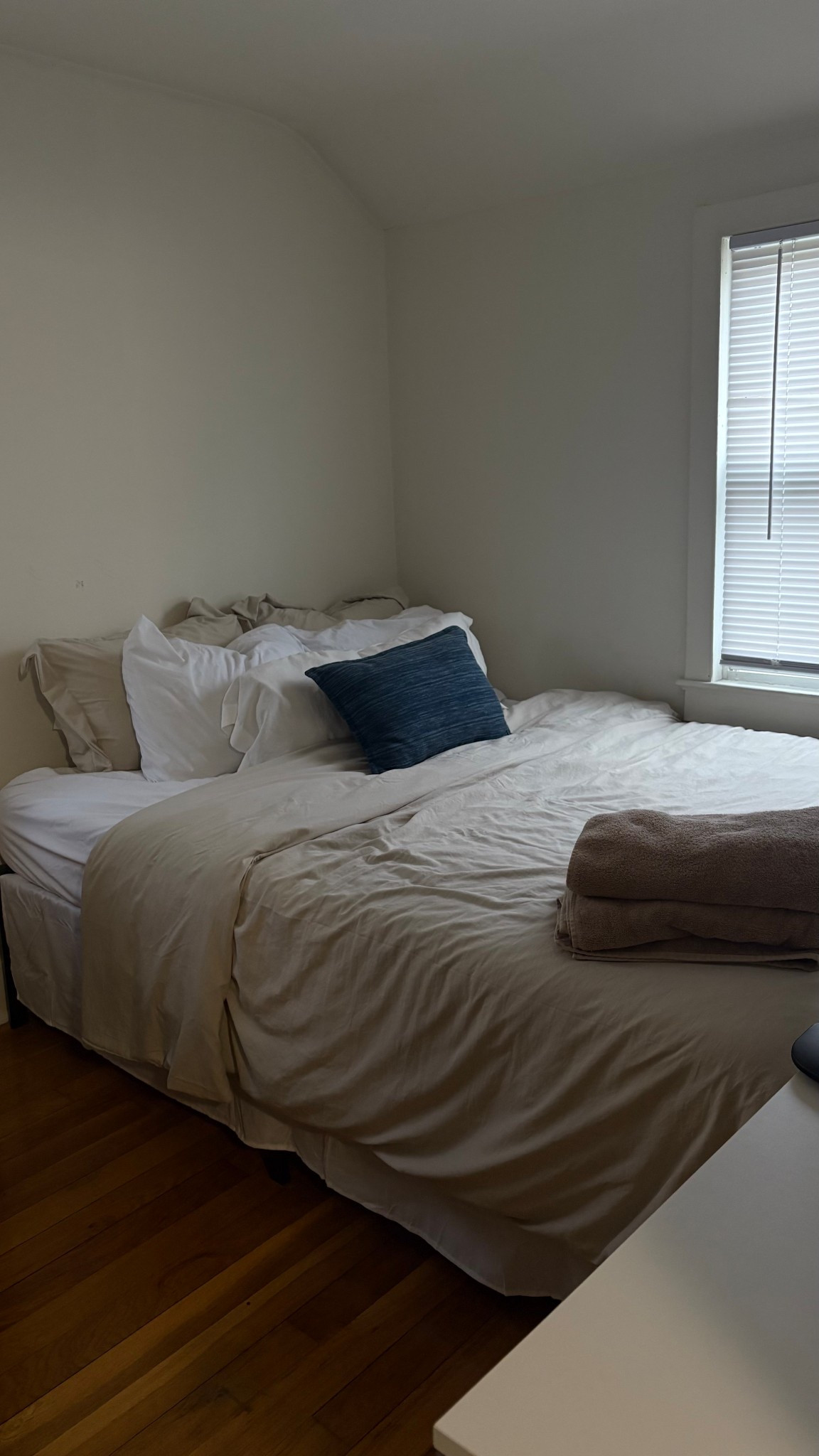 How to create a cozy guest bed under $50 ☁️💤🛏️ THE most comfortable, cloud like duvet 

#LTKmorningroutine #LTKFindsUnder50 #LTKHome