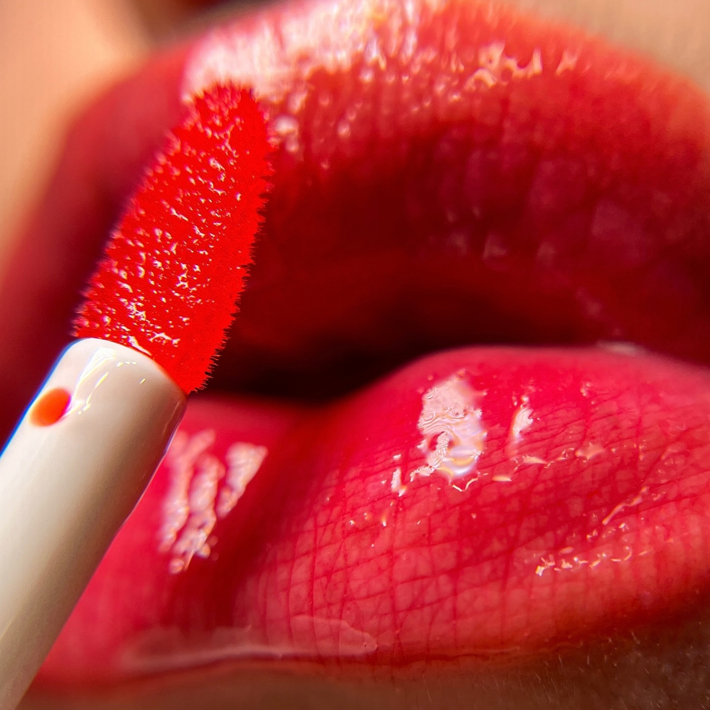 A little juicy lip tint that goes a long way 👄 @nooni_official 
I love the way these lip tints give your lips such a beautiful vibrant shine while still keeping them glossy.😍 
These specific shade are Apple cherry + Apple ginseng 🍎🍒and can be found in my beauty highlights.

.
.
.

#lips #makeup #beauty

#LTKStyleTip #LTKBeauty #LTKFindsUnder50