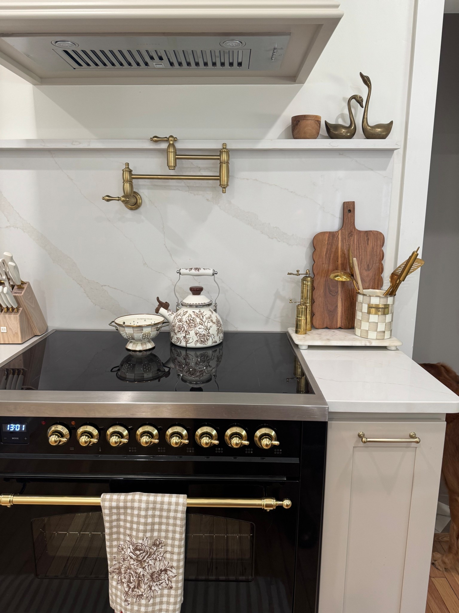 Kitchen and stove details 

#LTKHome #LTKSaleAlert #LTKFindsUnder100