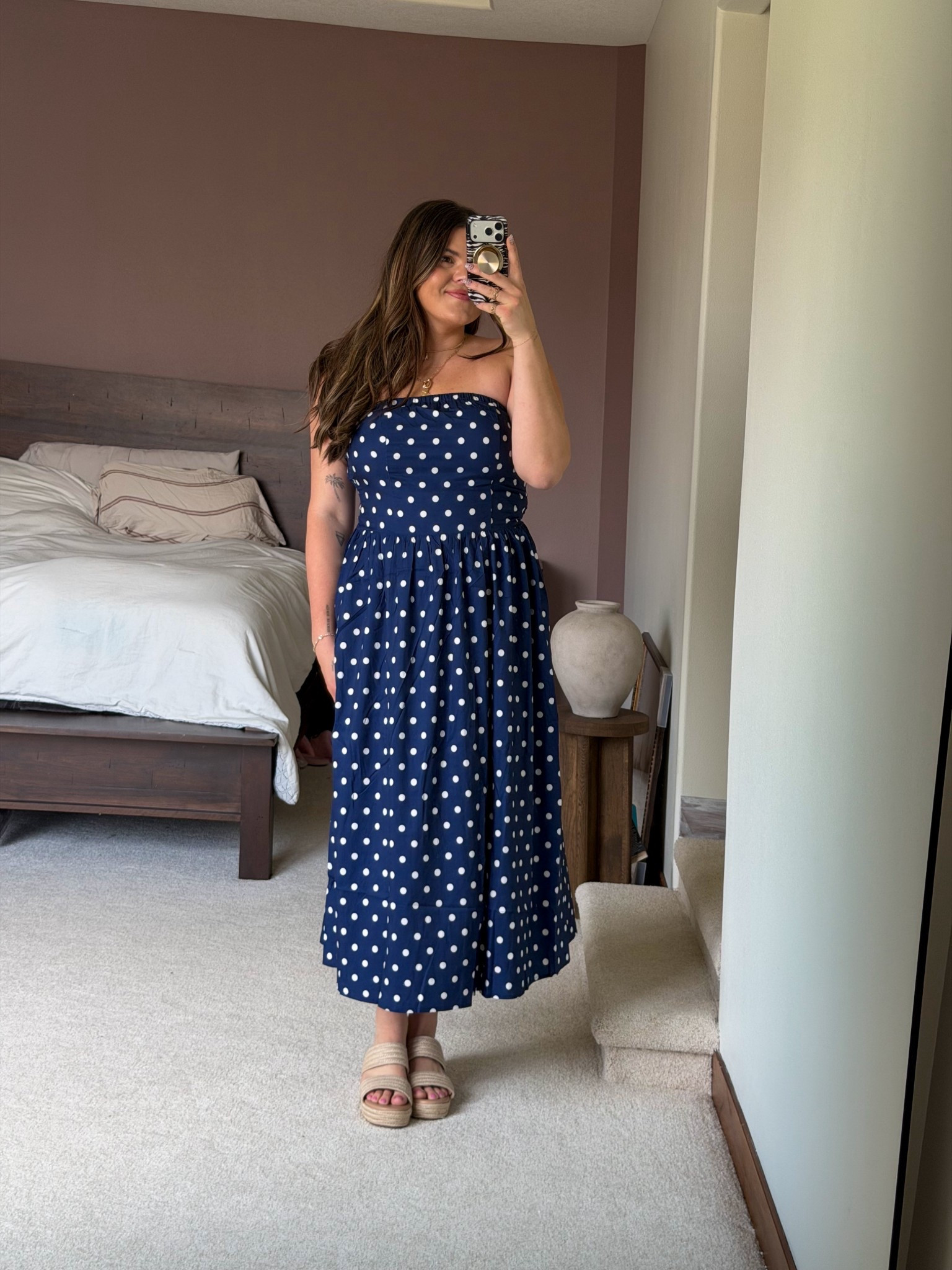 Amazon special event dress size XL!
Think wedding guest dress, gala, date night. 

All thick tummy approved!

Size 12, size 14
