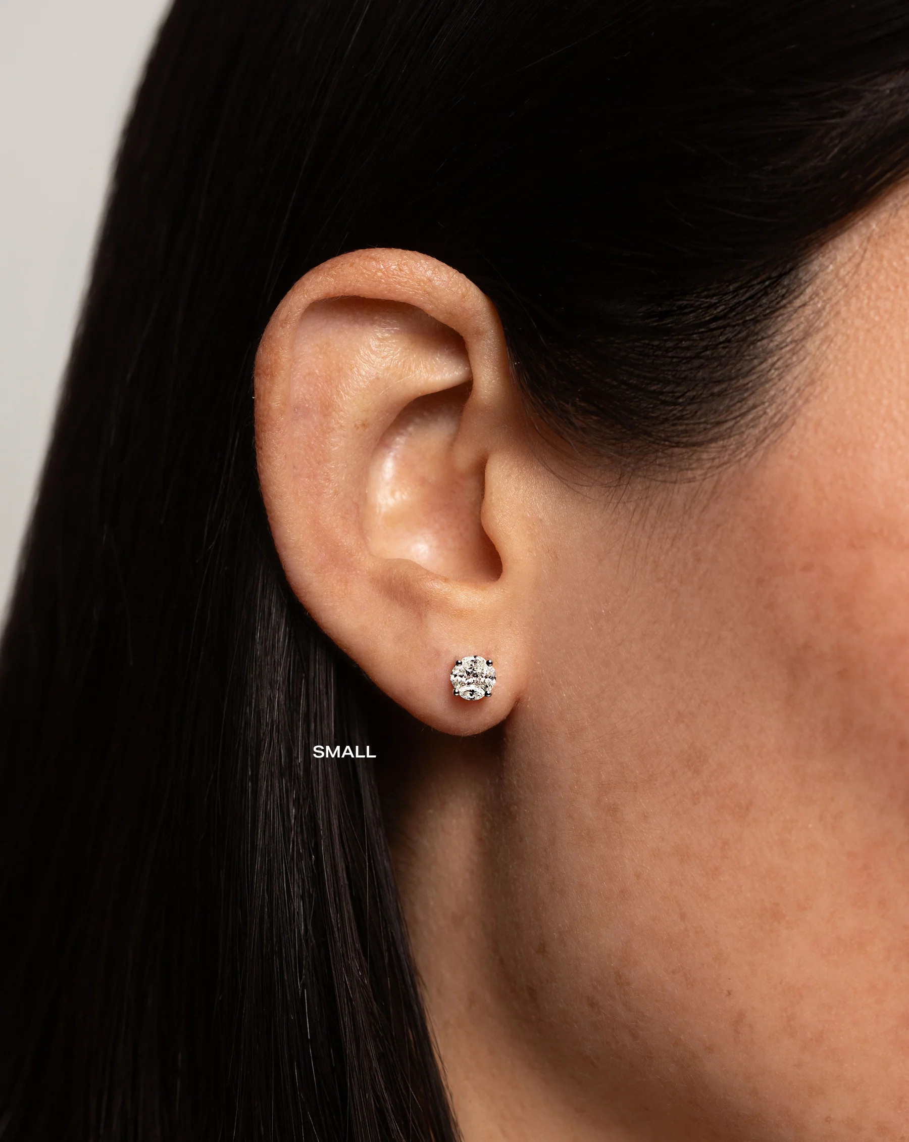 Round Illusion Diamond Studs | Ring Concierge