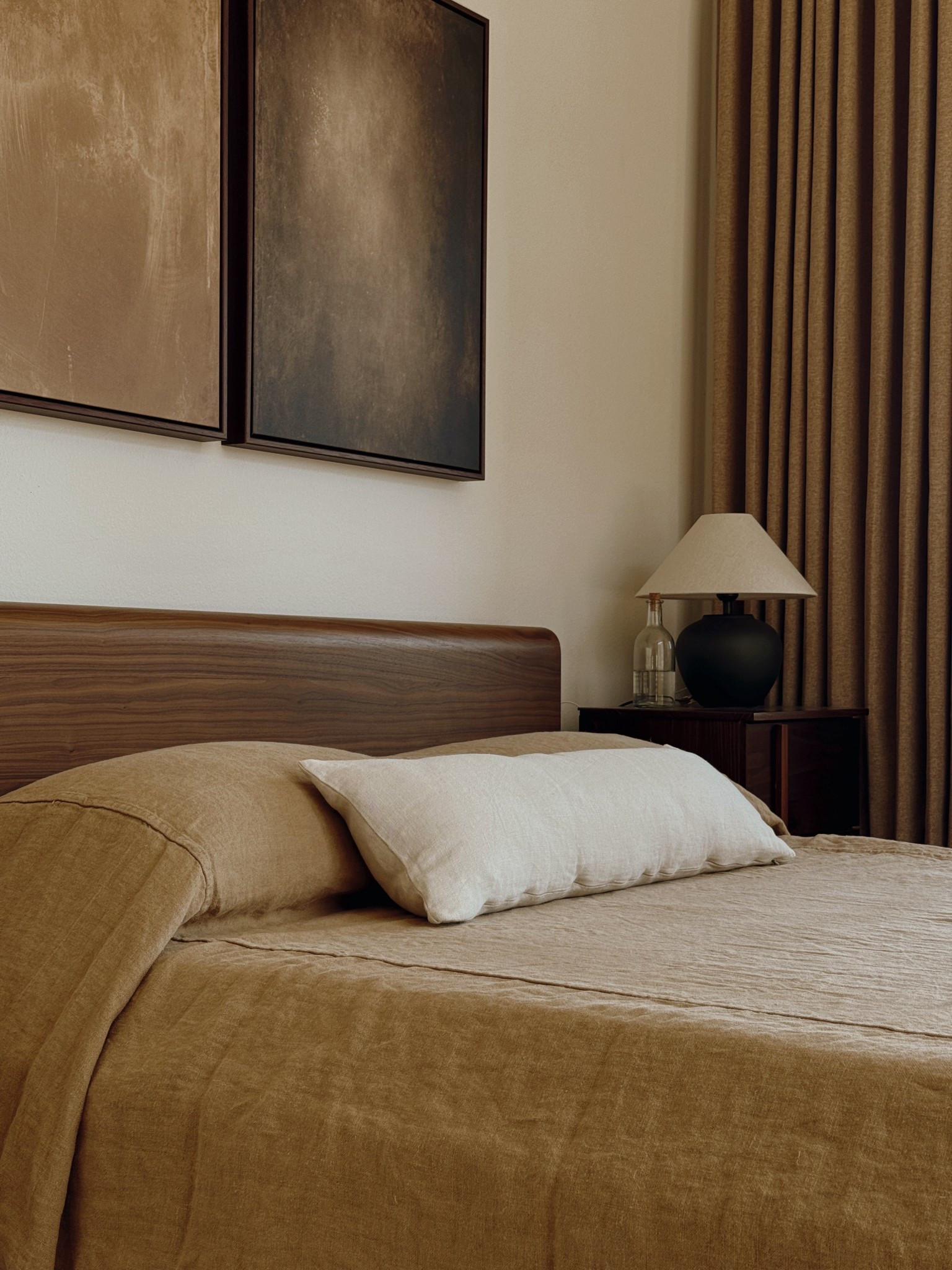 Minimal bedroom ✨
- bed frame, nightstands, lamps on sale

Curtains discount code - Vandy15