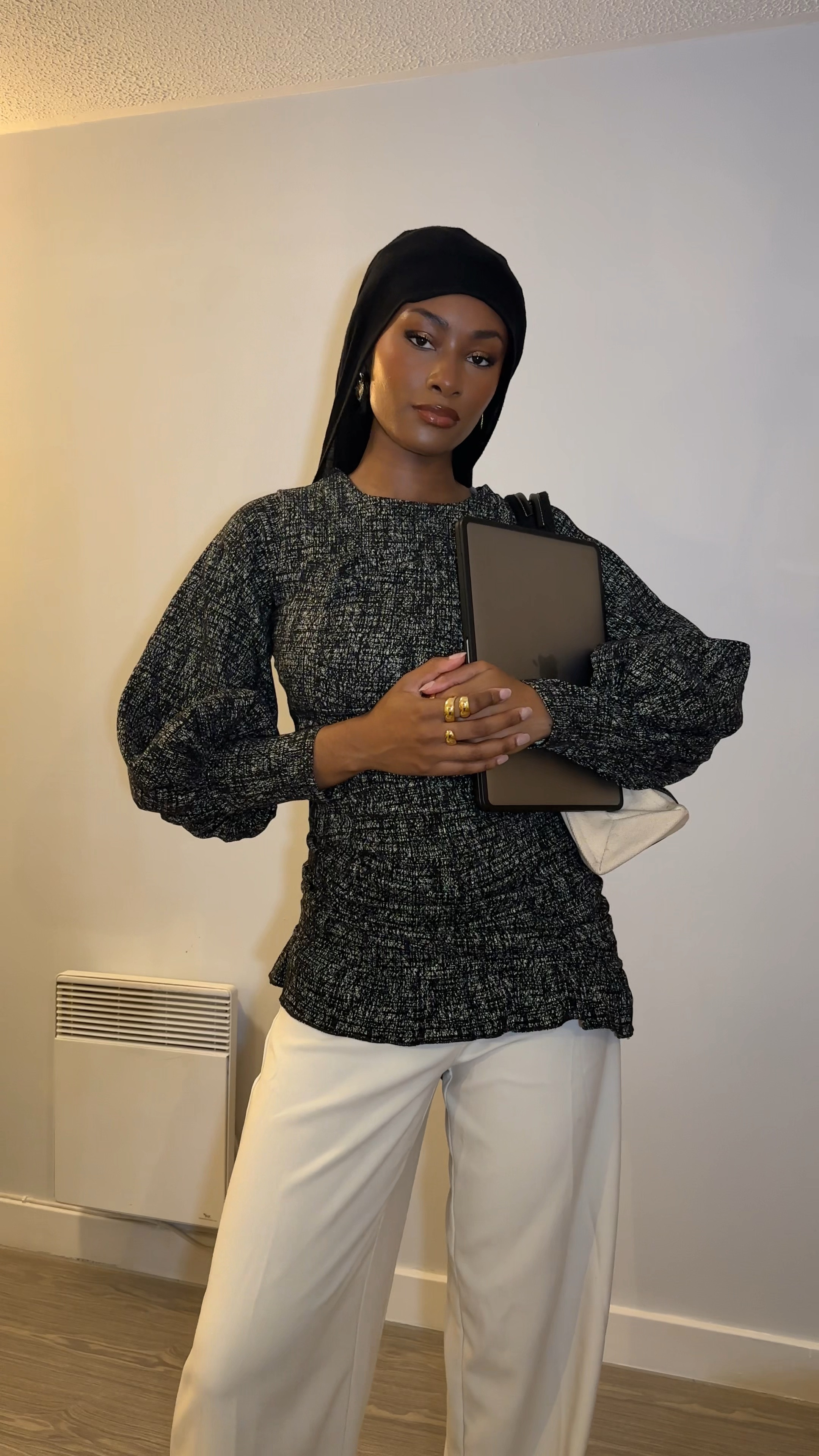 Autumn Uni Outfits

Bengaline Puff Sleeve Dress
White High-Waisted Trousers 
Charles and Keith Shalia Tote 

#LTKSeasonal #LTKeurope