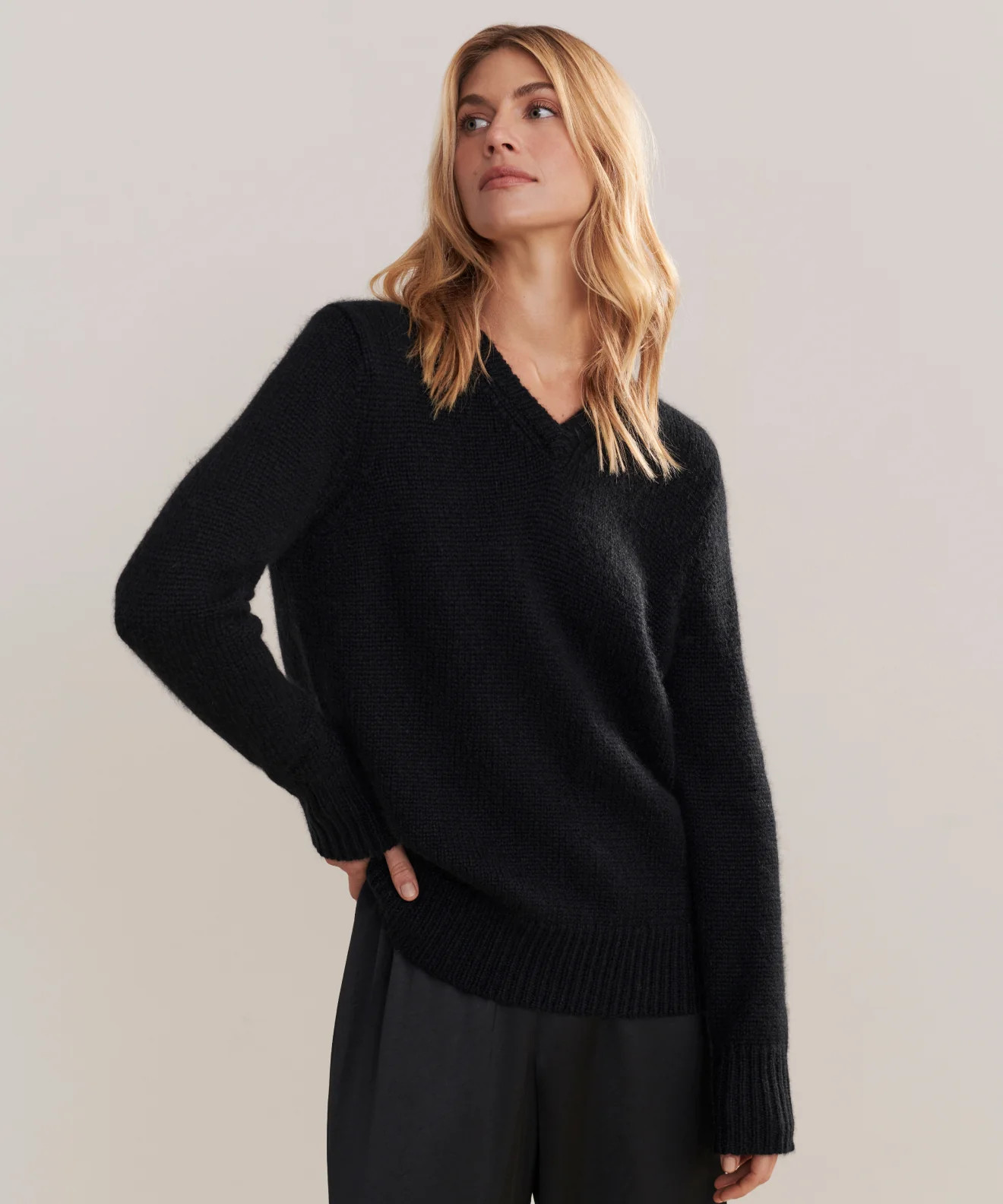 Jenni Kayne Women's Cashmere Kate V-Neck Size Medium | Jenni Kayne
