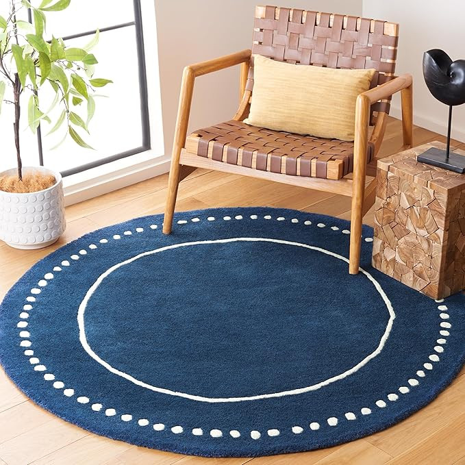 SAFAVIEH Bella Collection Area Rug - 5' Round, Navy Blue & Ivory, Handmade Dotted Border Wool, Id... | Amazon (US)