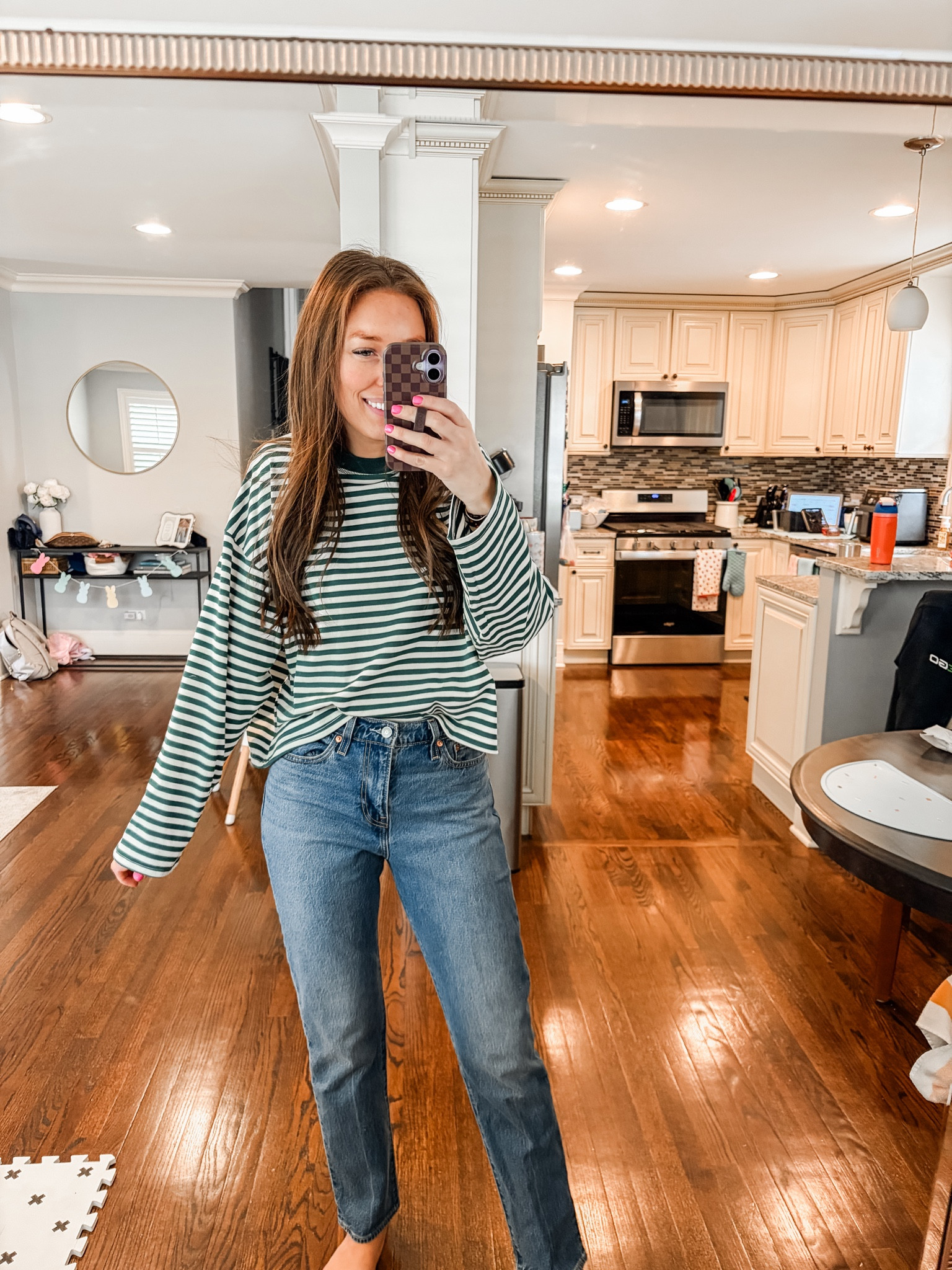 Wearing a M in shirt. Size up if you want a little more oversized 


Spring style / spring outfit / long sleeve / jeans