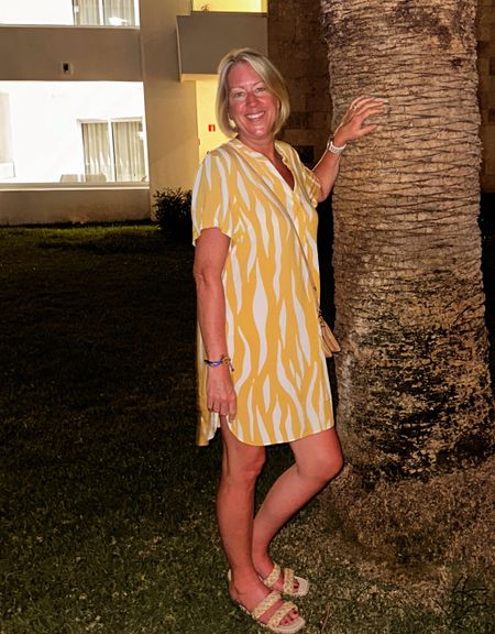 This beautiful bright yellow and white loose fitting dress compliments the sunny day .  Wear as is or accentuate the waist with a belt .  Worn with a pair of slides it was perfect evening attire for the warm nights in Dominican .  

Dress @hm

#sunshine
#minidress
#comfortable
#hm
#eveningattire
#yellowandwhite
#vacation
#holiday
#travelwear



#LTKSeasonal