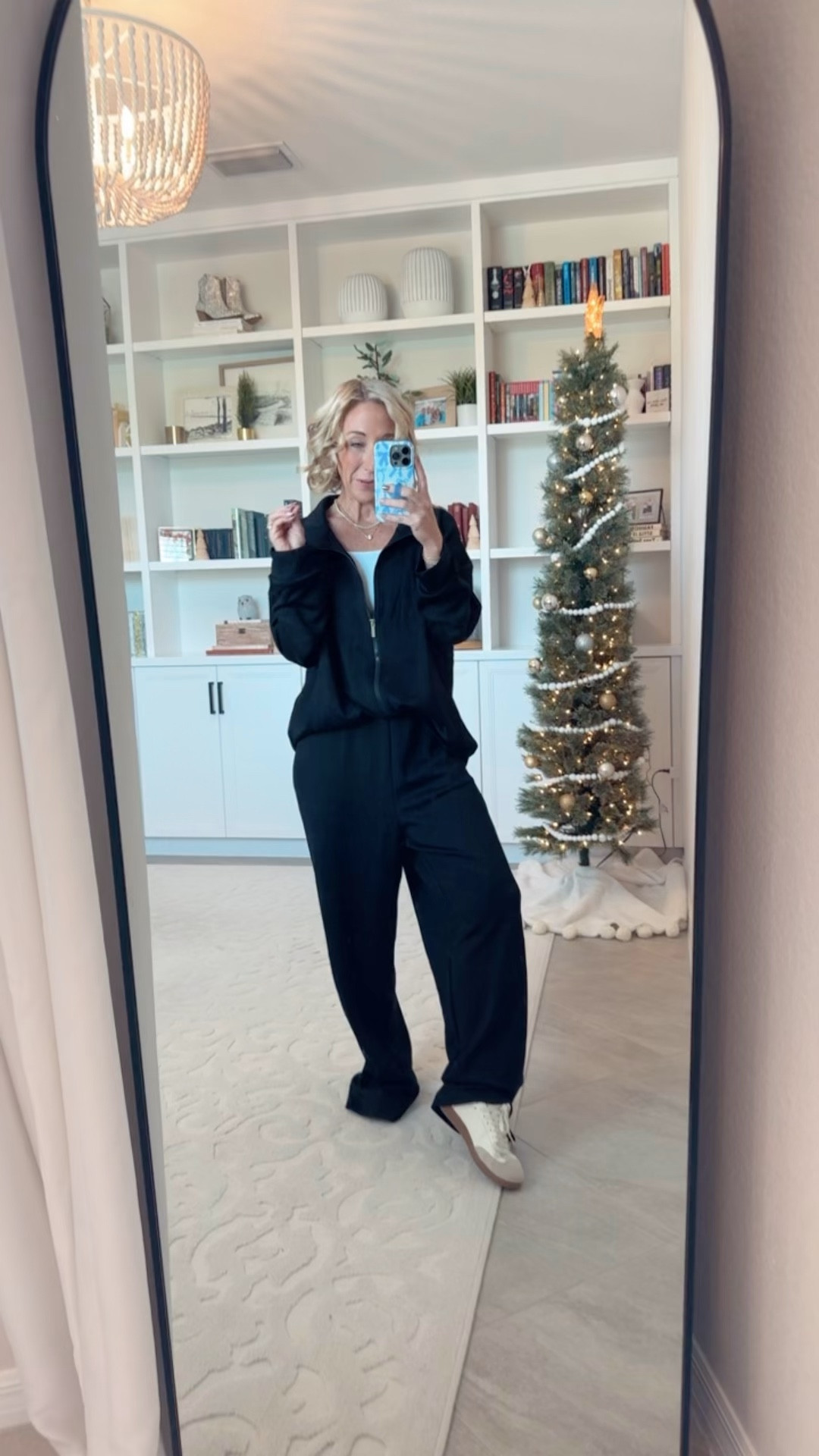 Amazon; long sleeve 2-piece sets  

Full Zip-Up Wide Leg Pants 2-Piece Set w/ Piping - accidentally got a XXL, definitely do not recommend sizing up. 10 colors. 

#LTKSeasonal#LTKOver40#LTKFindsUnder50 

 