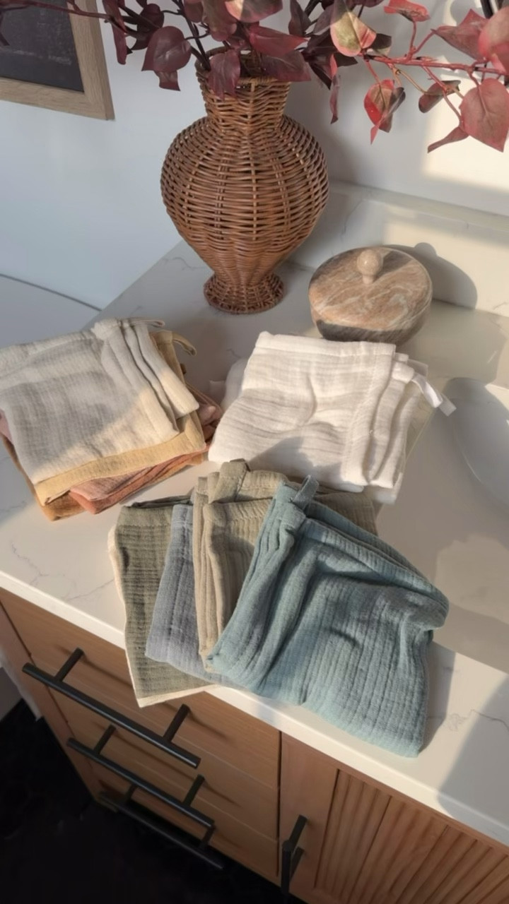 Target Sale Alert! 30% off Casaluna brand organic gauze washcloths (pack of 5) - these are perfect for kids/babies too! 

#Targethome
#Casaluna
#TargetSale