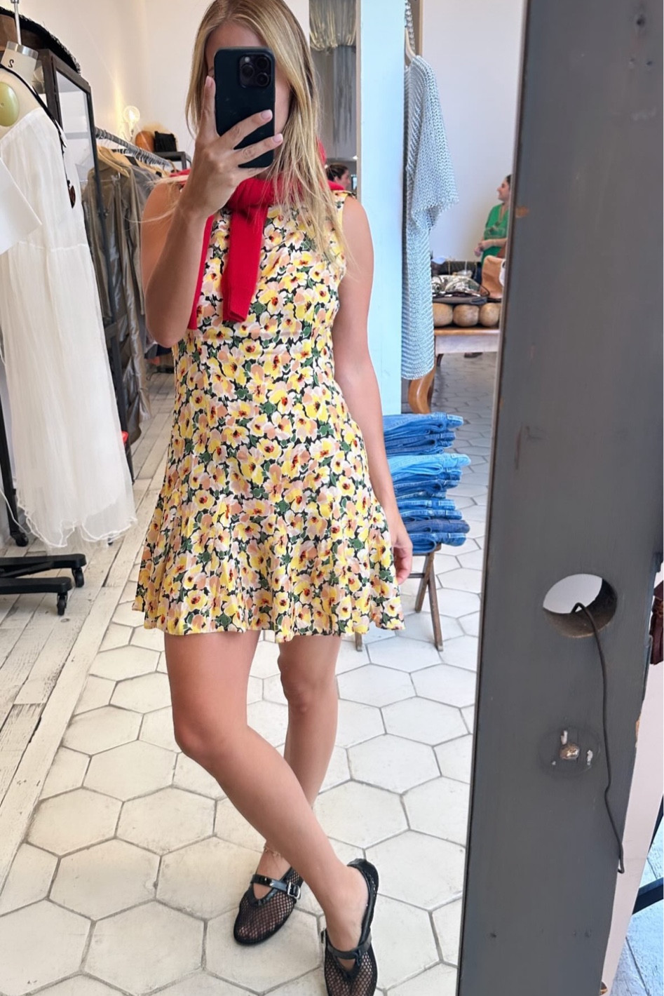 Can’t get enough of this Dôen dress. So flattering and perfect for summer weather