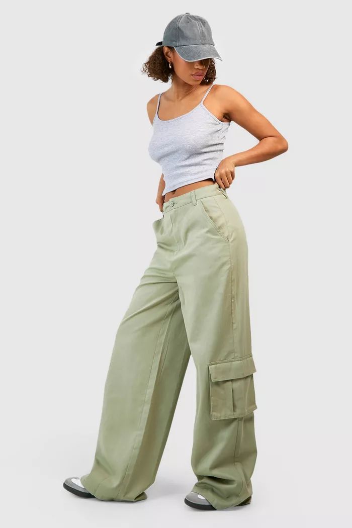 Tall Relaxed Fit Twill Cargo Wide Leg Pants | boohoo (US & Canada)