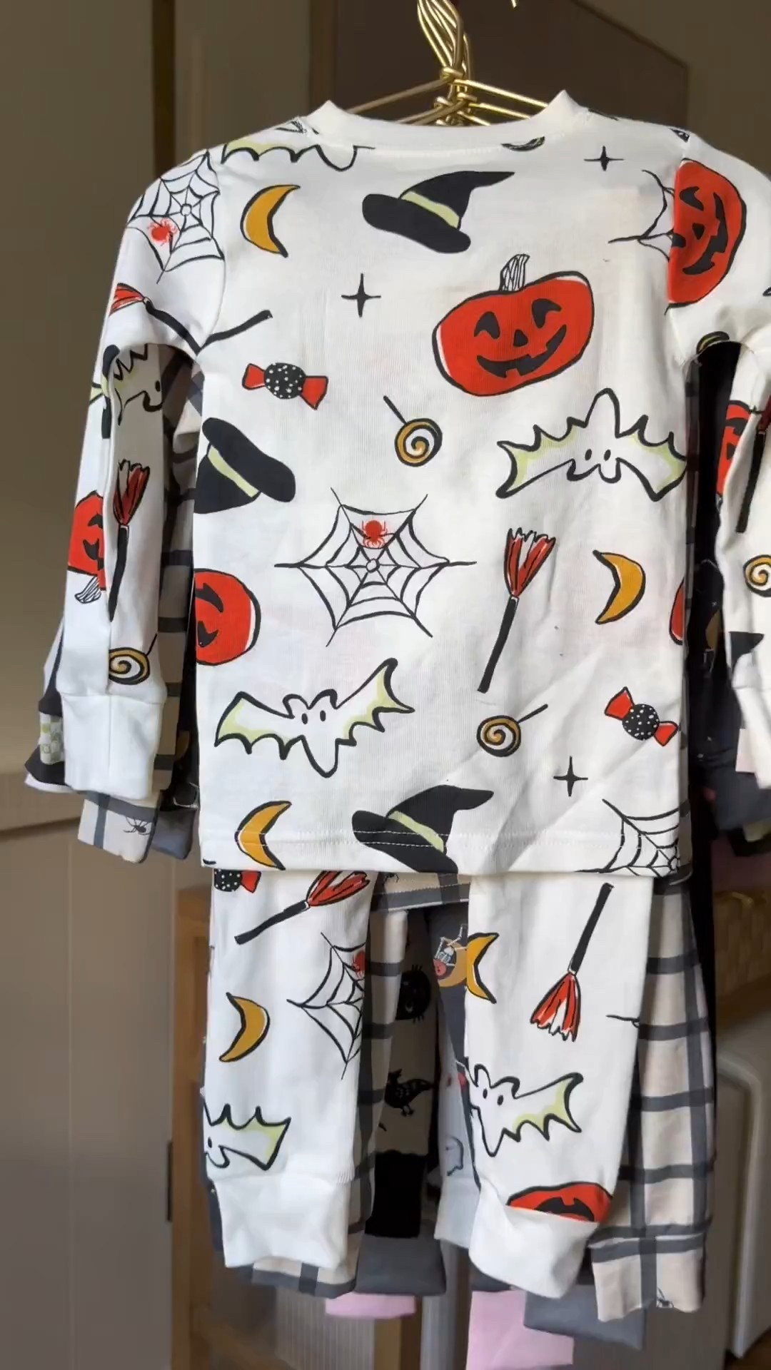 Halloween pajamas! 🙌👻🎃

#LTKKids #LTKSeasonal #LTKFamily