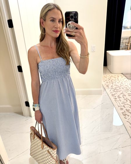 So cute and comfortable! This dress is less than $20 and comes in 3 color options.

#everypiecefits

Summer dress
Summer outfit 
Memorial Day dress
Memorial Day Outfit
4th of July outfit
4th of July dress 
Casual dress 