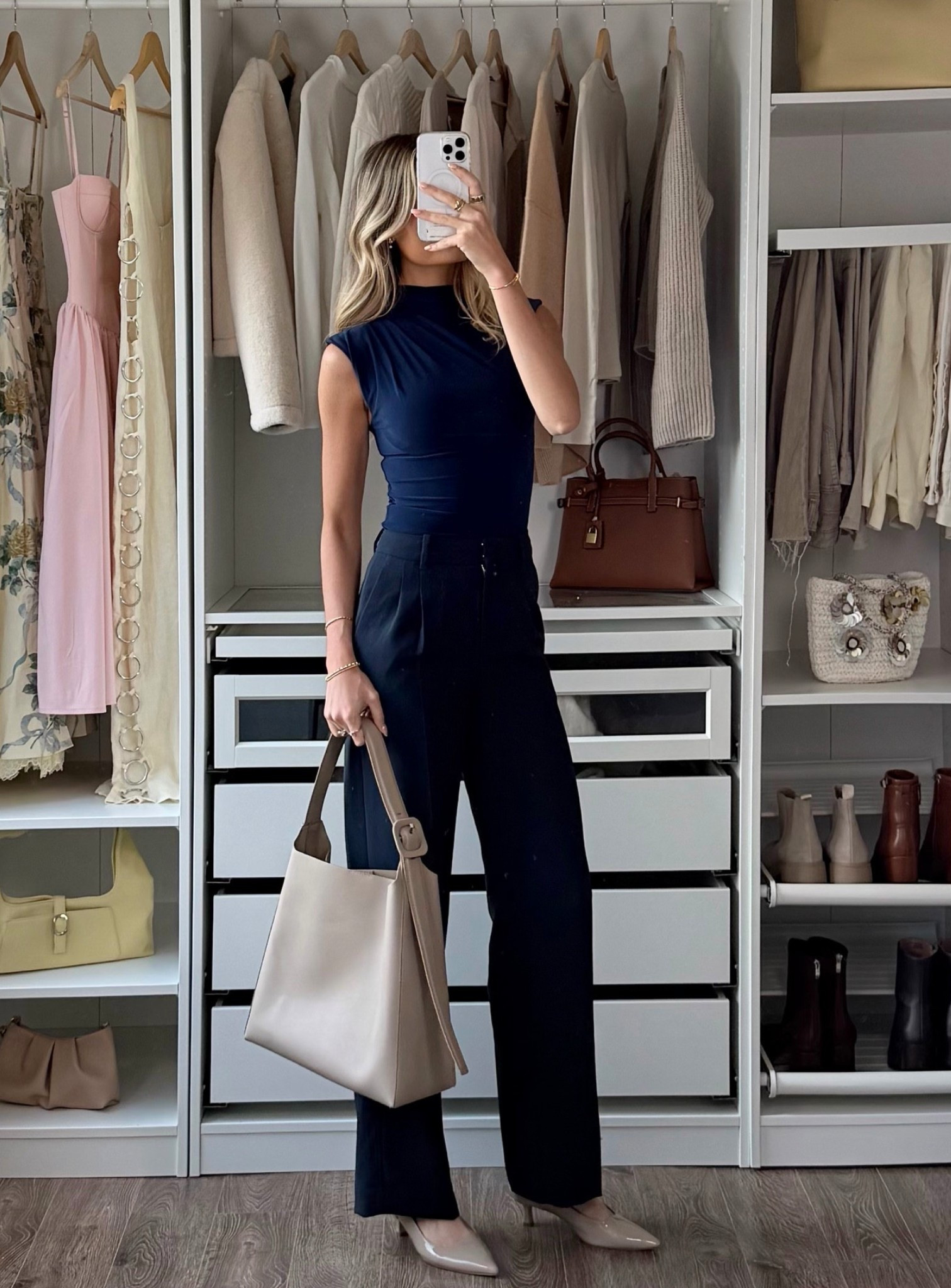 @Aritzia corporate business casual outfit

#LTKWorkwear