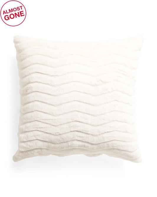 Made In Usa 22x22 Luxe Chevron Faux Fur Pillow | TJ Maxx