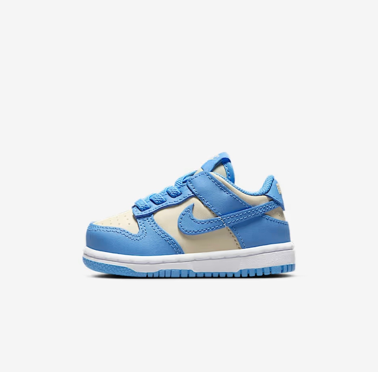 Baby boy dunks got a size 6C on sale!! 