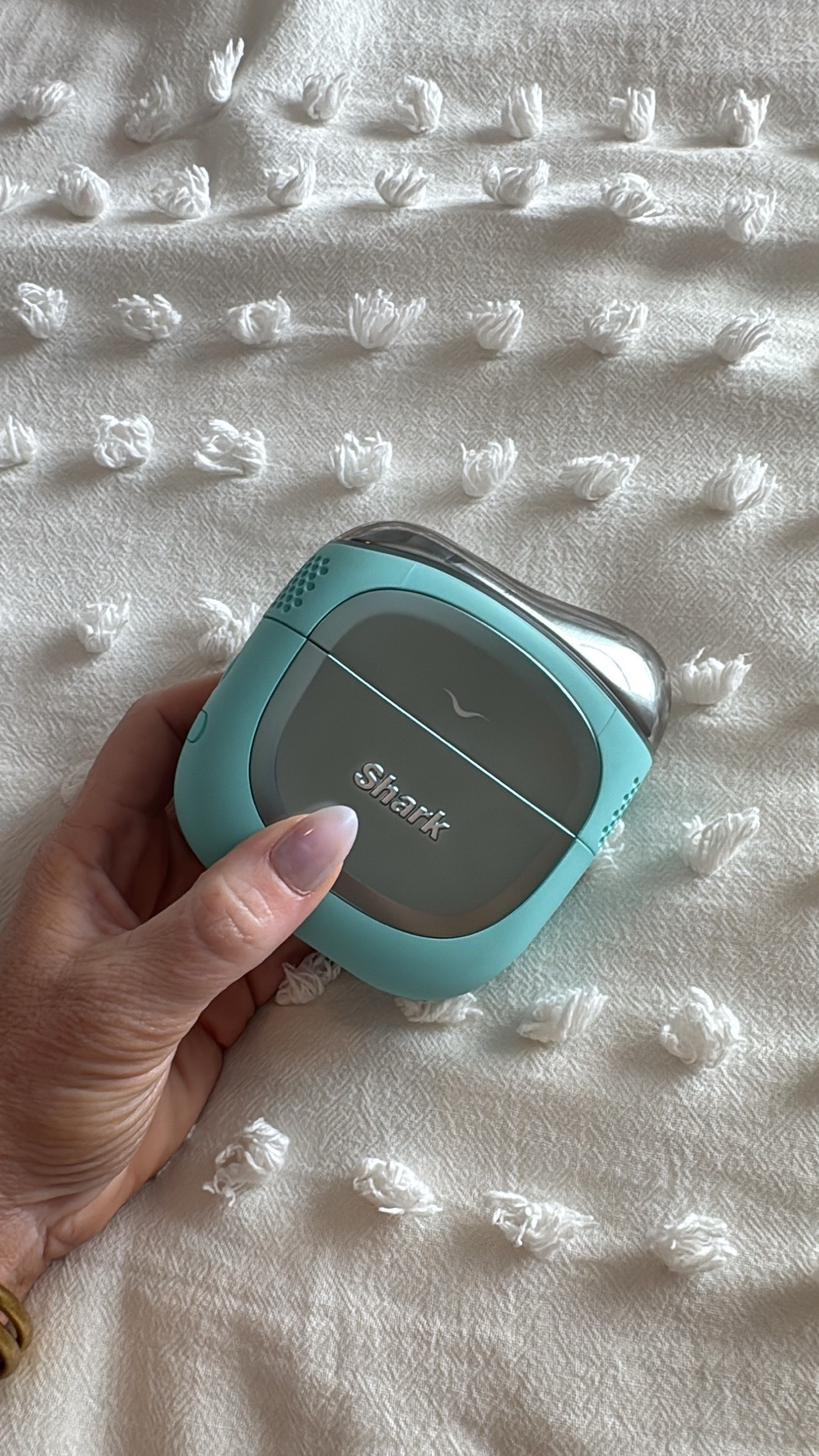 This Shark Depuffi gets cold fast to sooth puffy undereyes (and the rest of my face) - and then gets warm to refresh AND can be used on sore muscles too.

#LTKmorningroutine #LTKselfcare #LTKBeauty