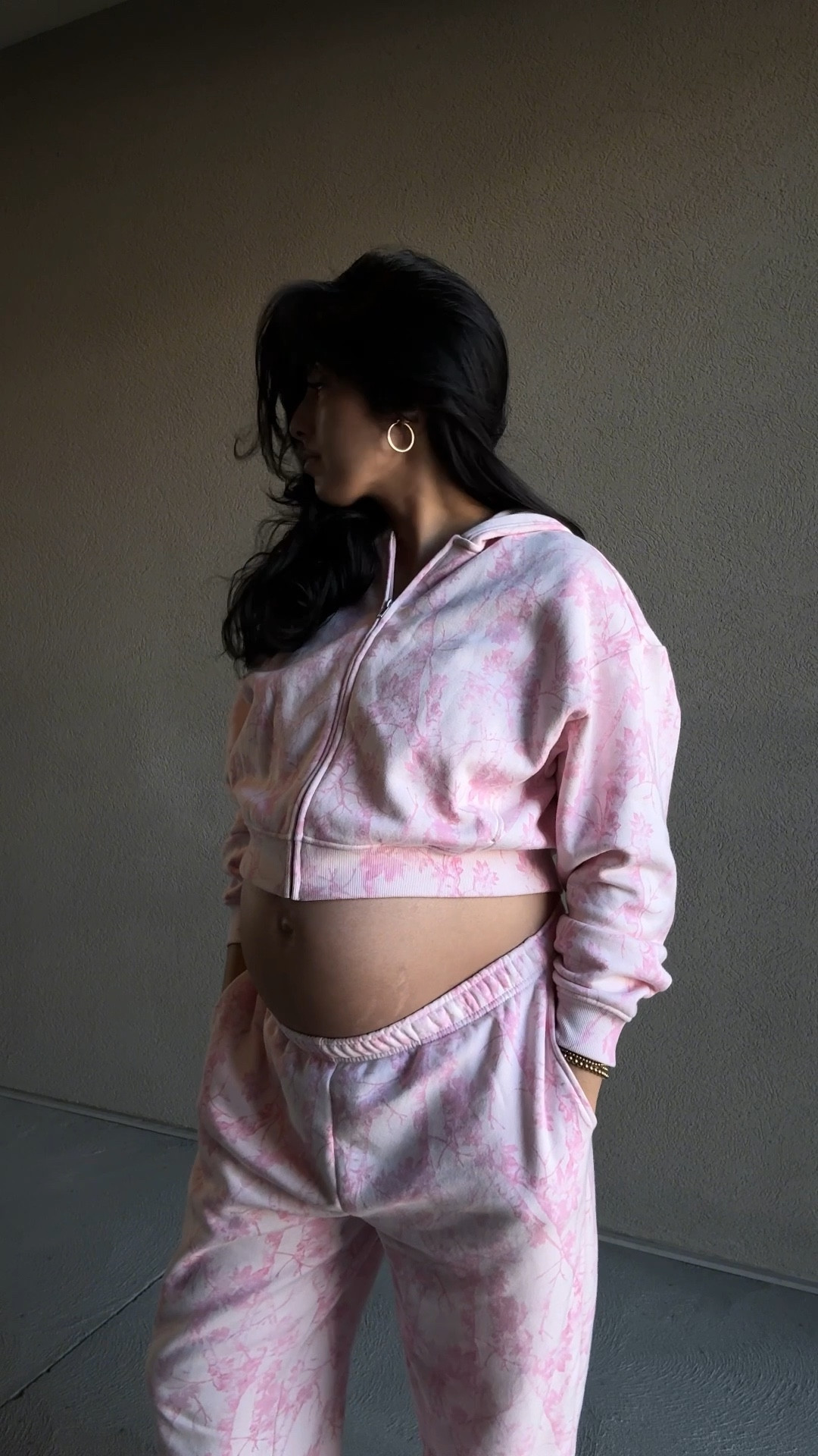 lowkey struggling over here, but trying to smile through the pain!! 
#nb9060 #allpinkfit #imsopregnant

#LTKootd #LTKBump #LTKdayinmylife