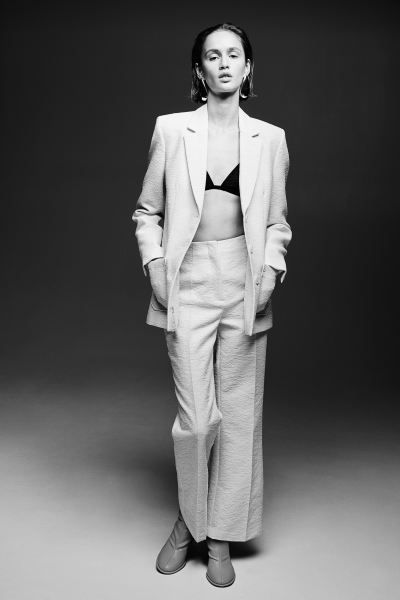 Textured trousers - Cream - Ladies | H&M GB | H&M (UK, MY, IN, SG, PH, TW, HK)