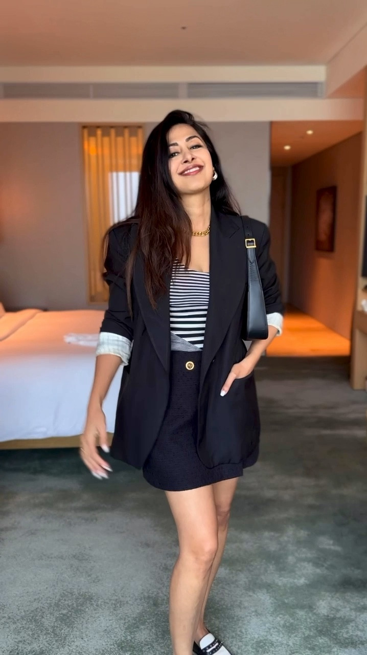 What to wear to Expo’s! For Day 2, I went for a black, oversized blazer look. Always gives that relaxed but polished look. Choose styles that drape well without overwhelming your shape (not too big on the shoulders). Roll up the sleeves to show off your wrists and add a belt to cinch the waist for definition. Personally I think leaving it open, with a skirt/shorts or a pair of jeans for that effortless cool vibe is the way to go. 

#LTKstyletip #LTKtravel #LTKworkwear