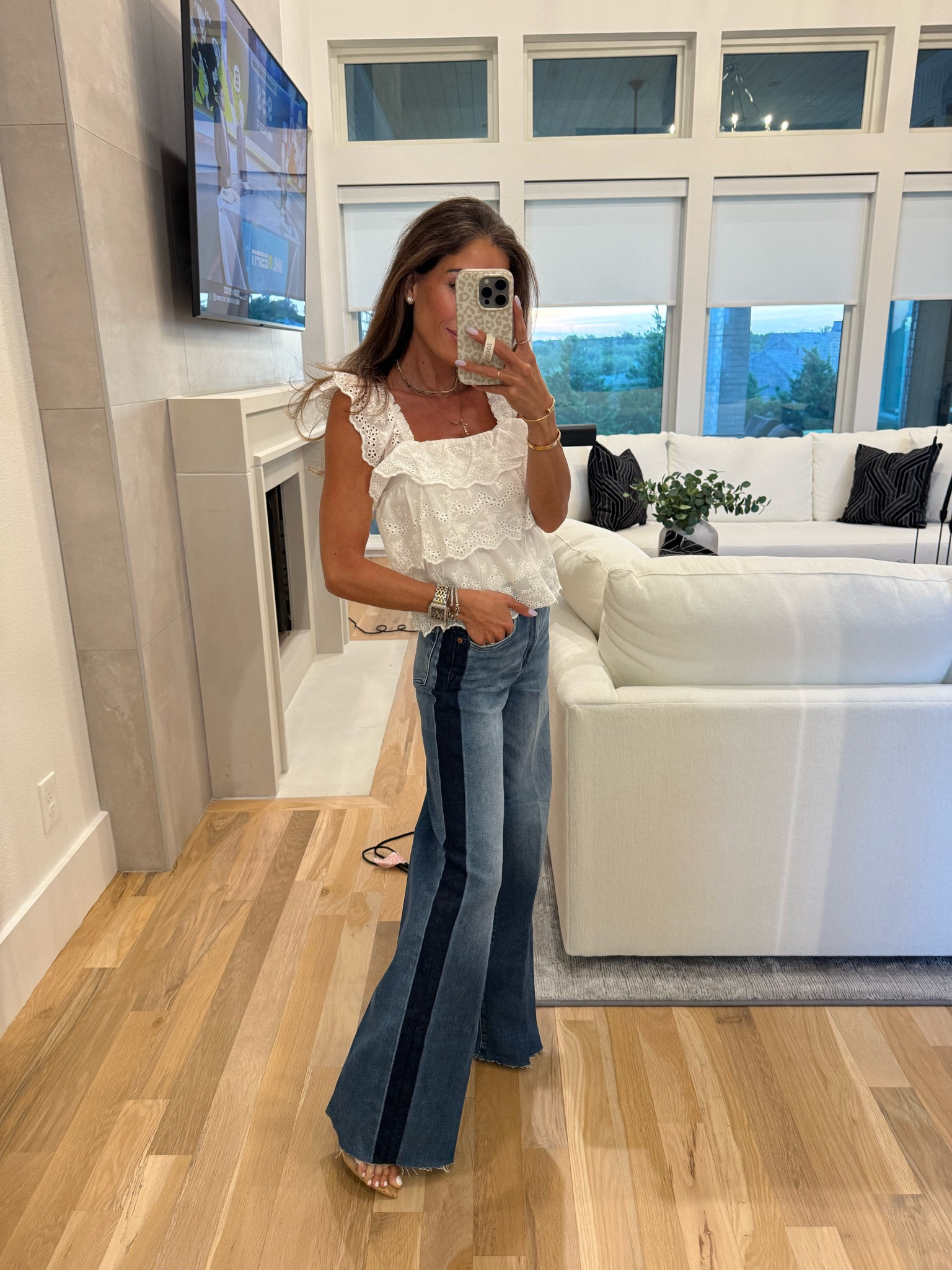 Trending Amazon jeans so cute! Tuxedo style jeans fall outfit

#LTKPetite #LTKSaleAlert #LTKootd
