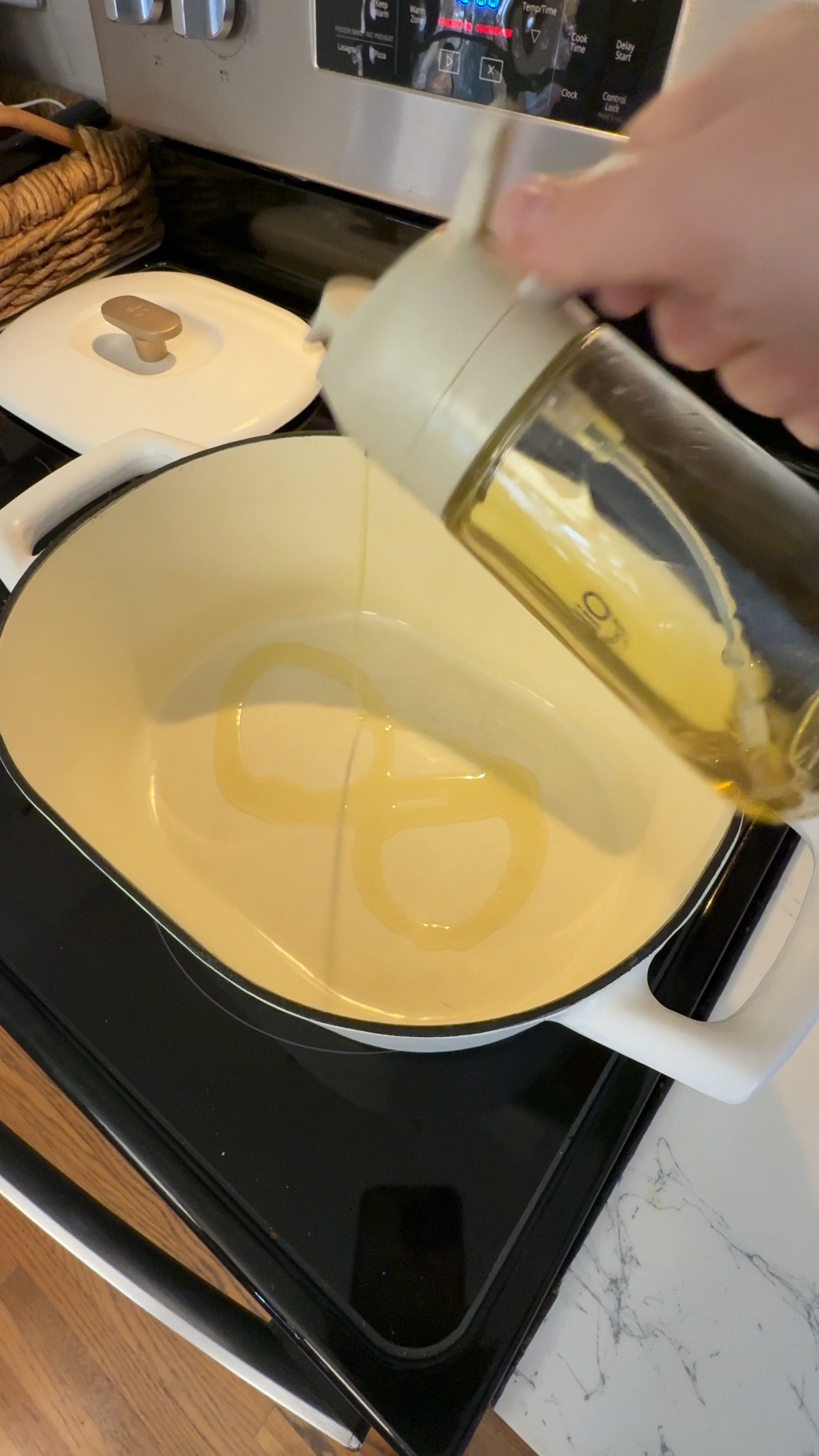 Dinner tonight: homemade veggie beef soup…

Making it in my favorite 6 qt Dutch oven and this oil dispenser pours and sprays all in one! I added my go to avocado oil to mine 

#LTKFindsUnder50 #LTKHome