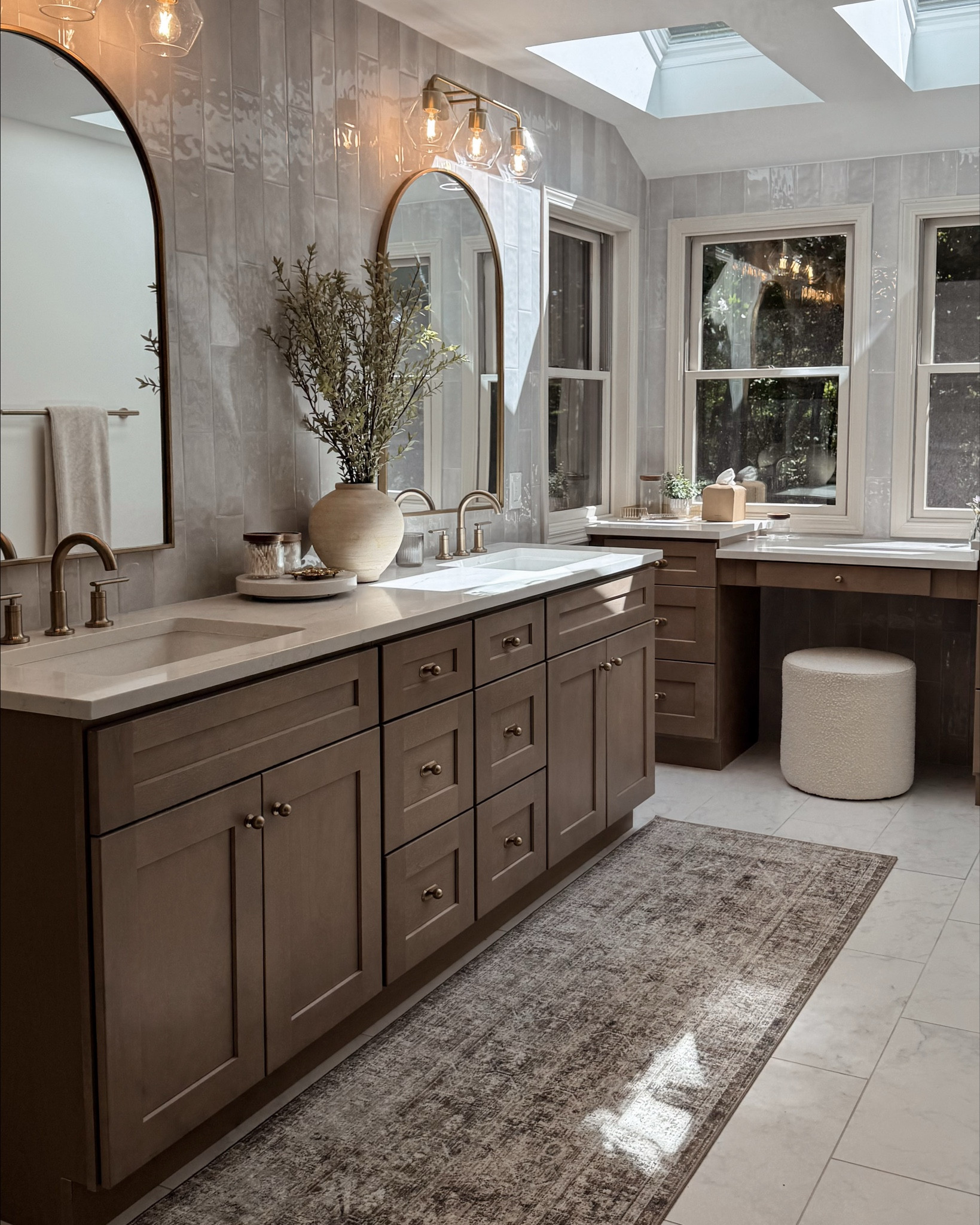 My master bathroom is finished and I couldn’t be more obsessed 😍 

Shop My Home | Master Bathroom | Bathroom Decor | Champagne Bronze | Tile 

Come Stay Awhile, Amanda Vernaci

#LTKHome