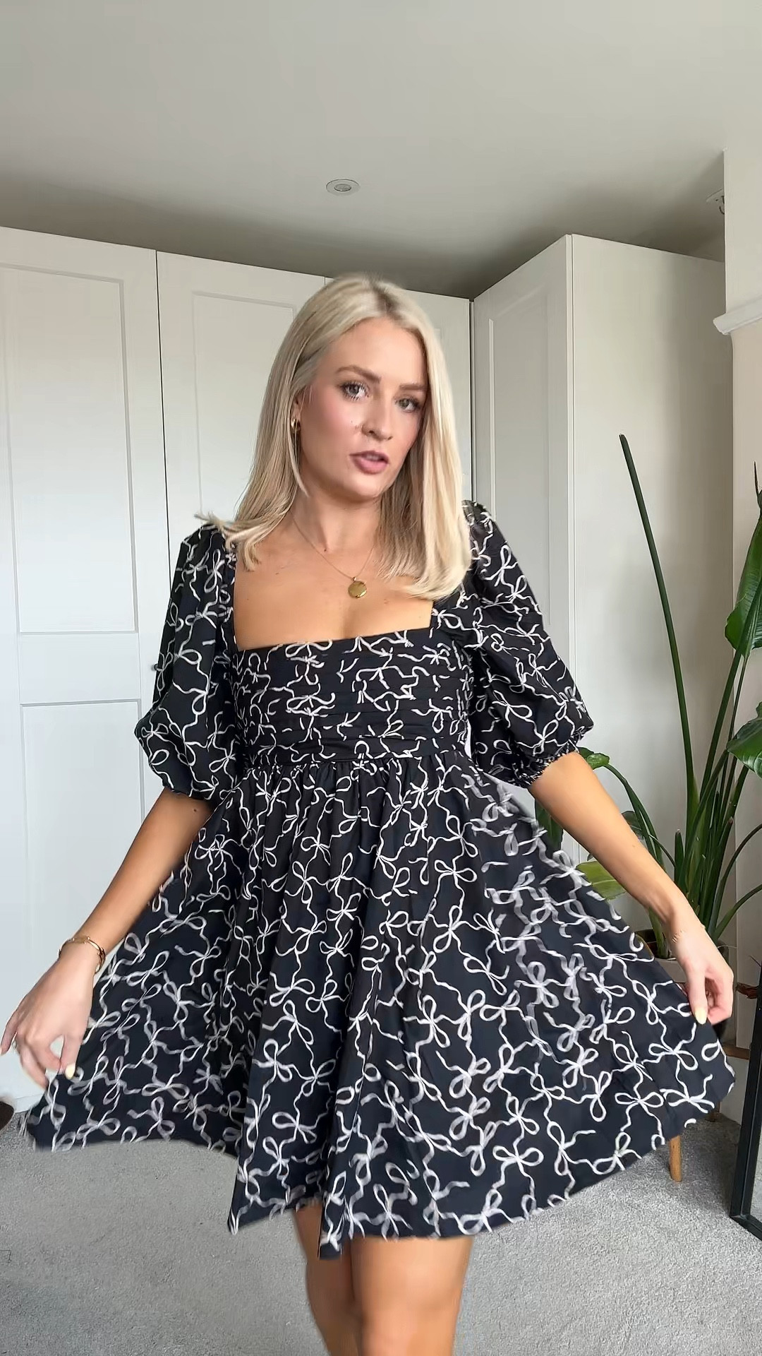 Abercrombie smock dresses currently 40% off with code AFHELENA 💕

Mini dress, smock dress, spring dress