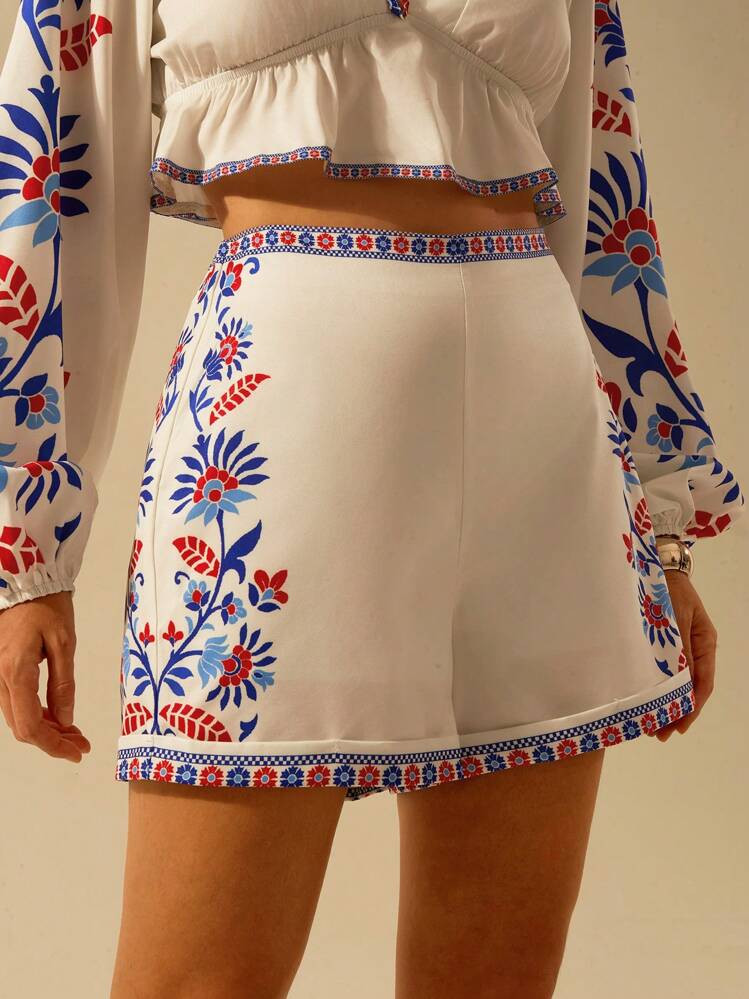CAJUNI Women's Tropical Floral & Plant Print Beige Boho Style Mini Shorts, Casual Vacation Beach Shorts, Summer | SHEIN