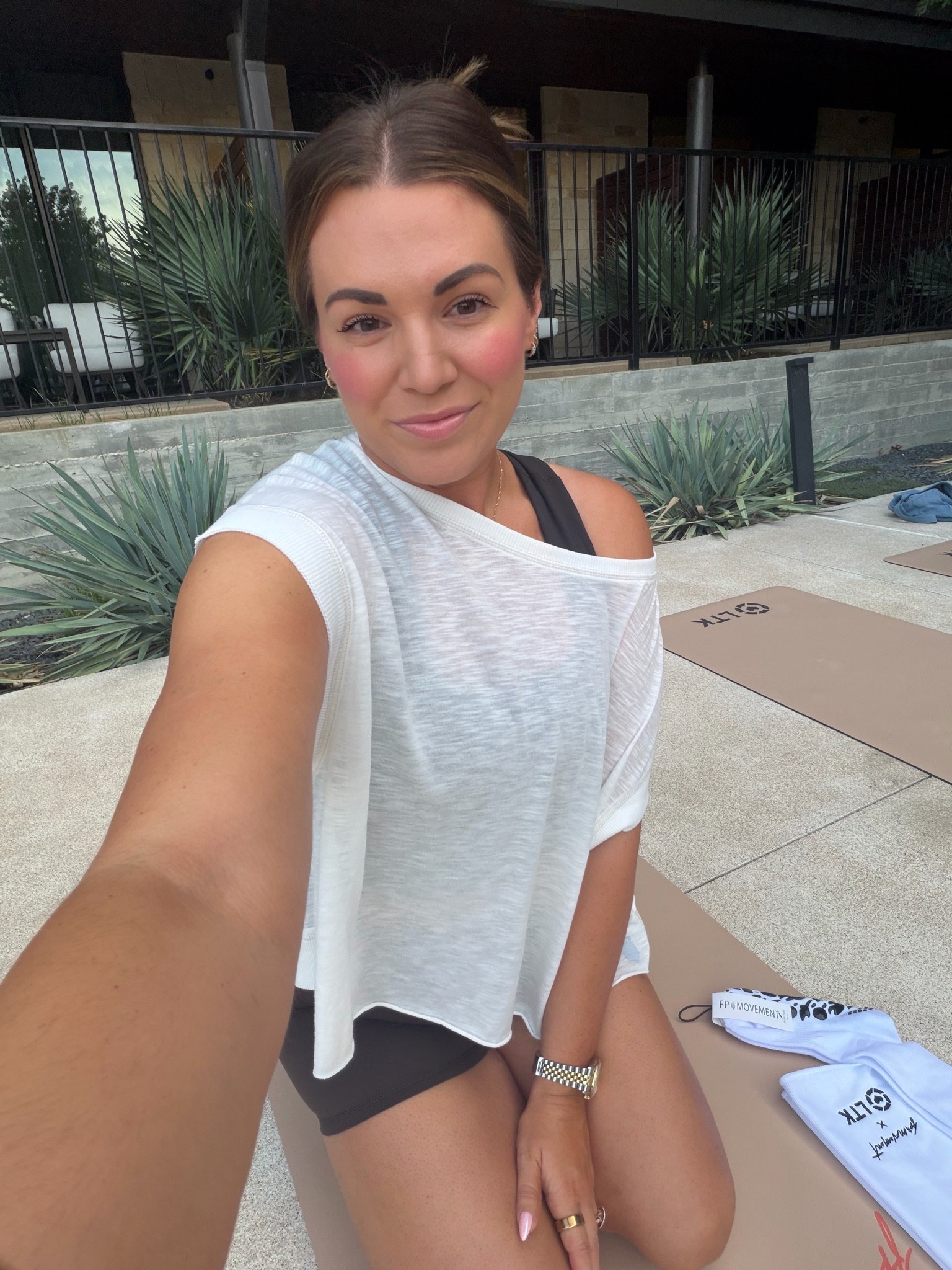 curvy midsize workout look! wearing size medium in white tee, size large in brown sports bra, and size large in shorts (could have sized down in shorts)

#LTKCon #LTKActive #LTKMidsize