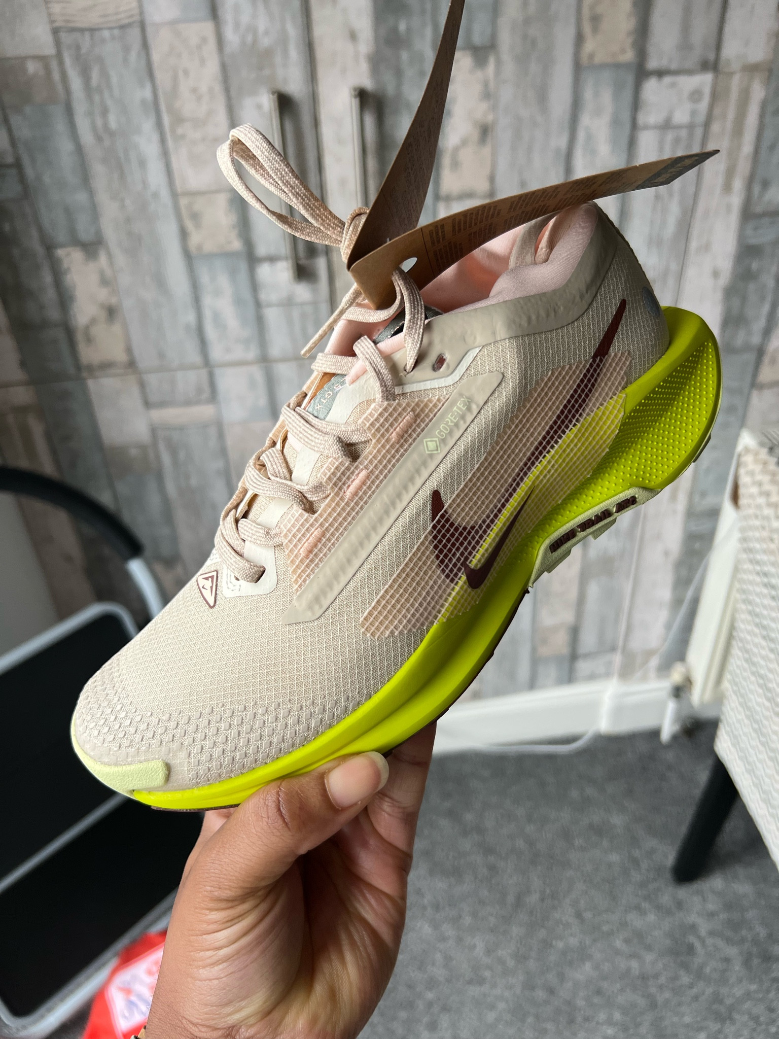 There’s only one colour way of the Nike Pegasus trail 5 goretex included in the Black Friday sale so run don’t walk as you only have a couple days left to grab your discount 

Running shoes, trail shoes, fitness#LTKCyberWeek 

#LTKuk #LTKfitness