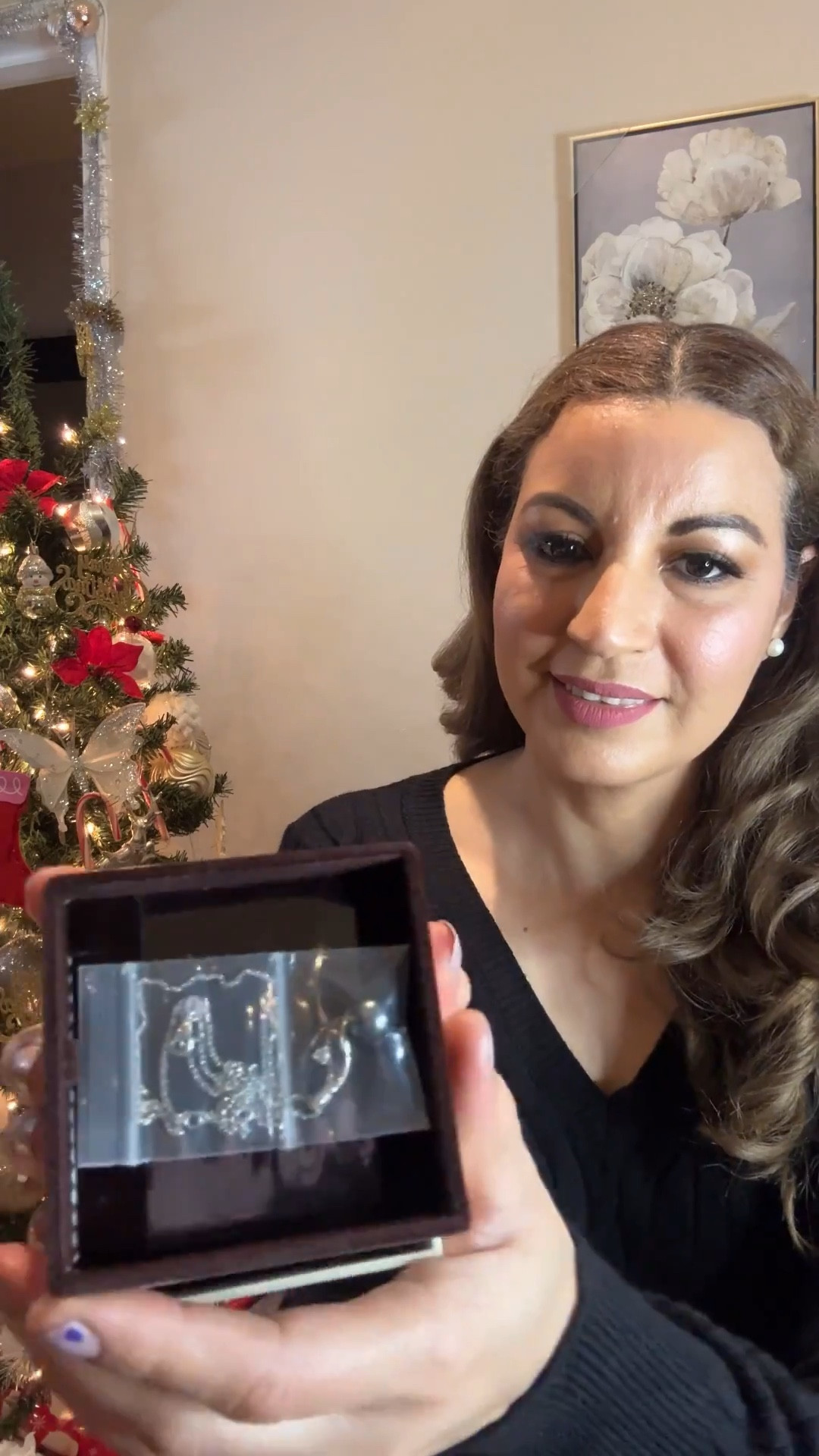 VIKI LYNN Collar de perlas negras de Tahití para mujer, 0.354-0.394 in, colgante de perlas negras cultivadas de Tahití con cadena de plata de ley 925.

#LTKGiftGuide #LTKHoliday #LTKSaleAlert