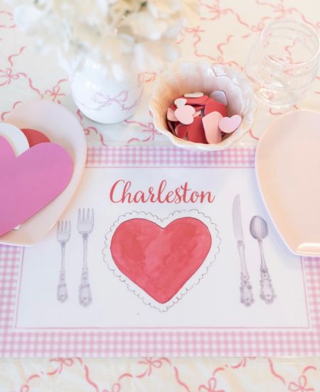 Valentine's Day placemat and table for kids! #Valentine'sDay #placemats #target #Honeybearpages #table