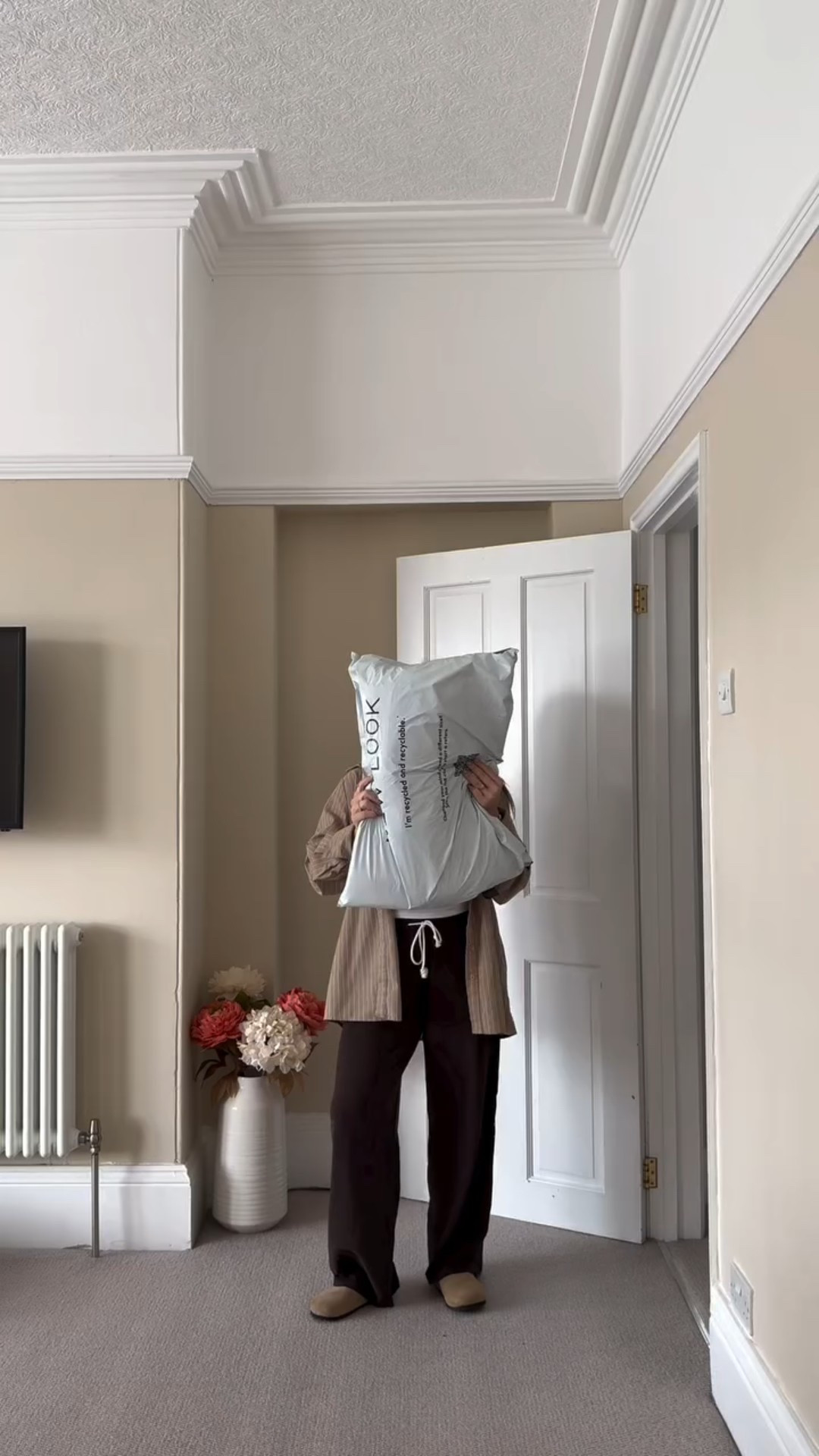 New Look Haul 🤎🍂 

yess here I am with another AW haul from @newlook I’d like to say I’m sorry but I’m really not cause I’m over summer outfits 🙈😅 

I’m obsessed with these jackets they’re so nice, cozy and comfy! The perfect transitional pieces going into autumn and great to layer in the winter. 

What’s your favourite piece ?? 👀 

•
•
•
#dailystyle #thatnewlookfeeling #newlook #autumn #autumnstyle #jackets #autumniscoming #mystylediary #haul #newin #outfitideas #autumnoutfits #ad