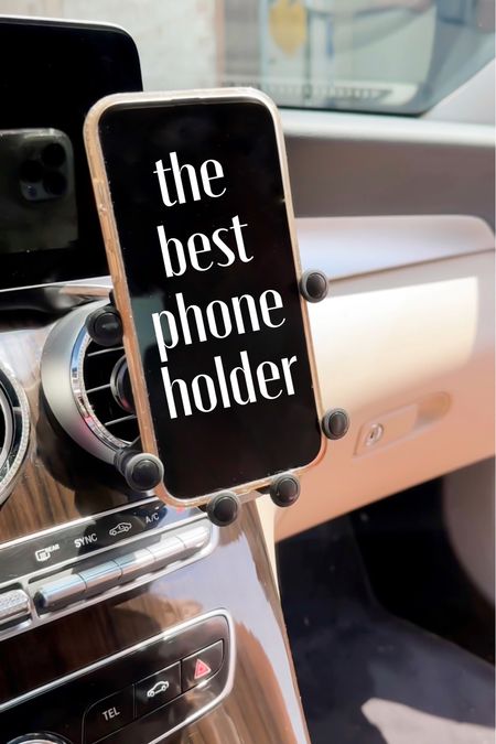 Car phone holder for circular vents