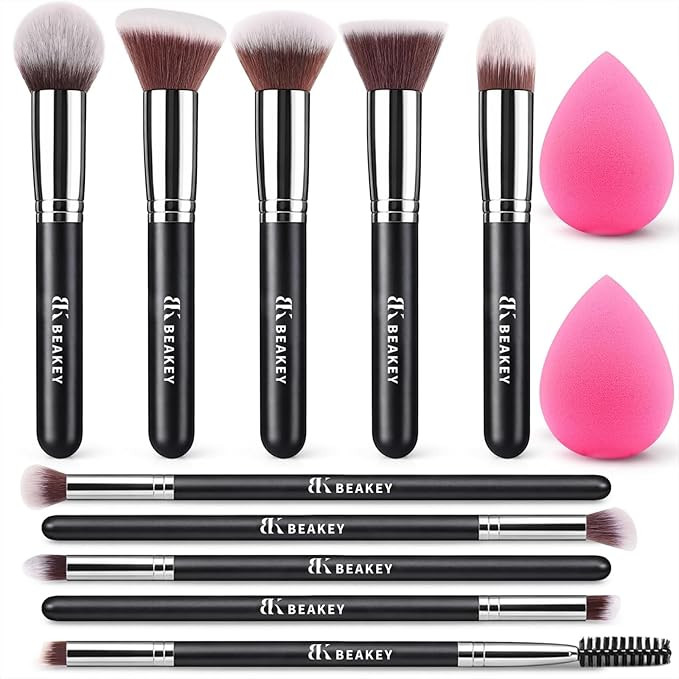 BEAKEY Makeup Brushes Set, Professional Foundation Eyeshadow Concealer Blush Powder Bronzer Appli... | Amazon (US)