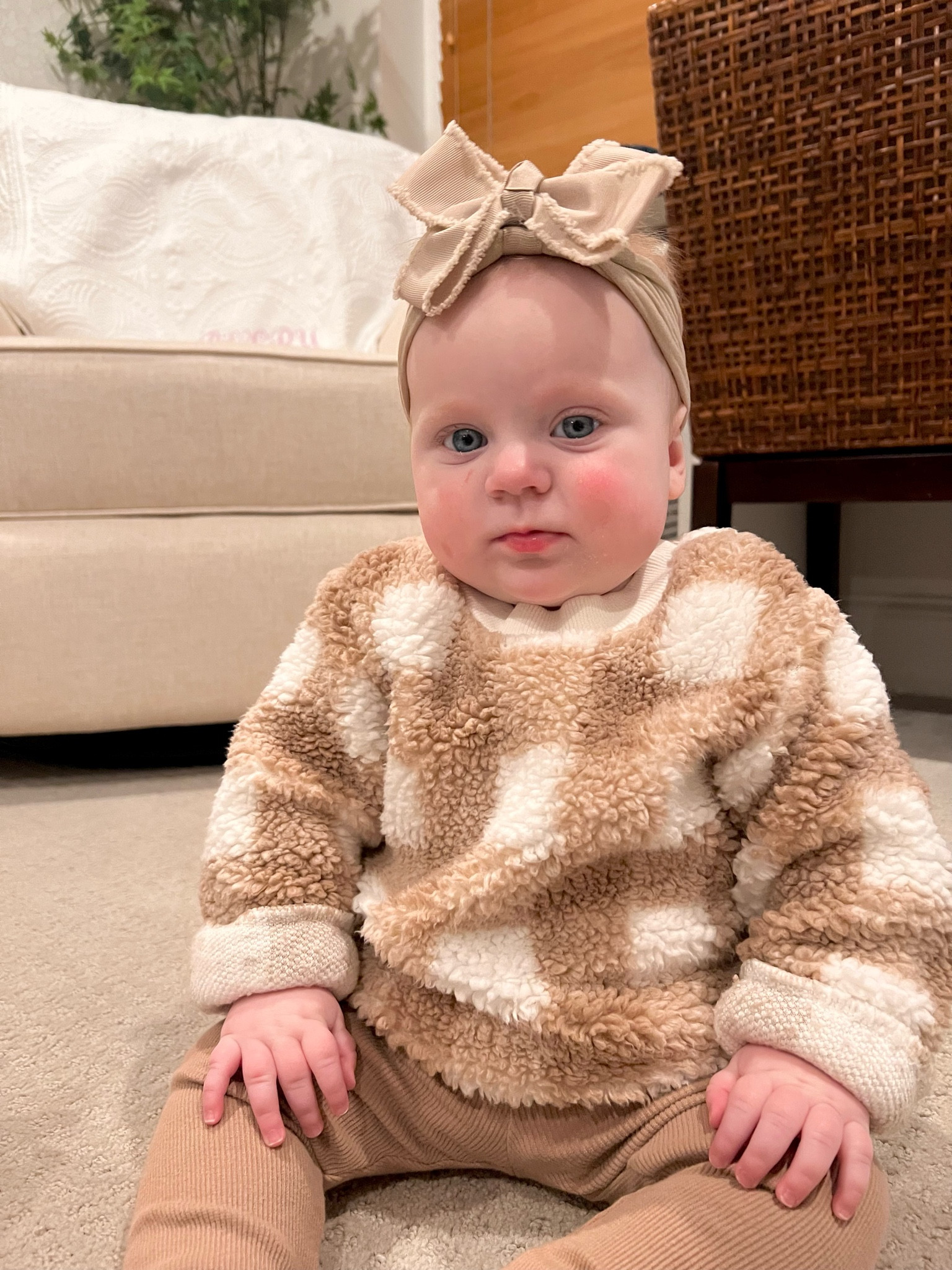 Avery’s baby girl winter outfit!! So cozy in her neutral Sherpa plaid 

#LTKsalealert #LTKkids #LTKbaby