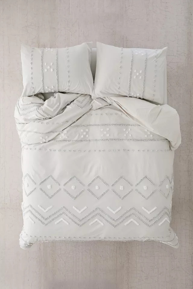 Bomi Tufted Duvet Cover | Urban Outfitters (US and RoW)