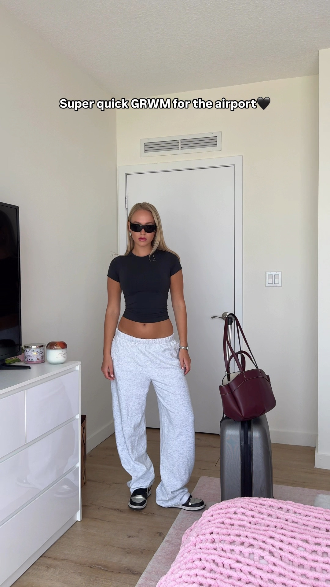 Completely obsessed with this seamless top that perfectly showcases my fave SKIMS nipple bra, paired with these insanely comfy pants🩶🤍

Little tote Bag ZARA


#LTKU #LTKTravel #LTKStyleTip