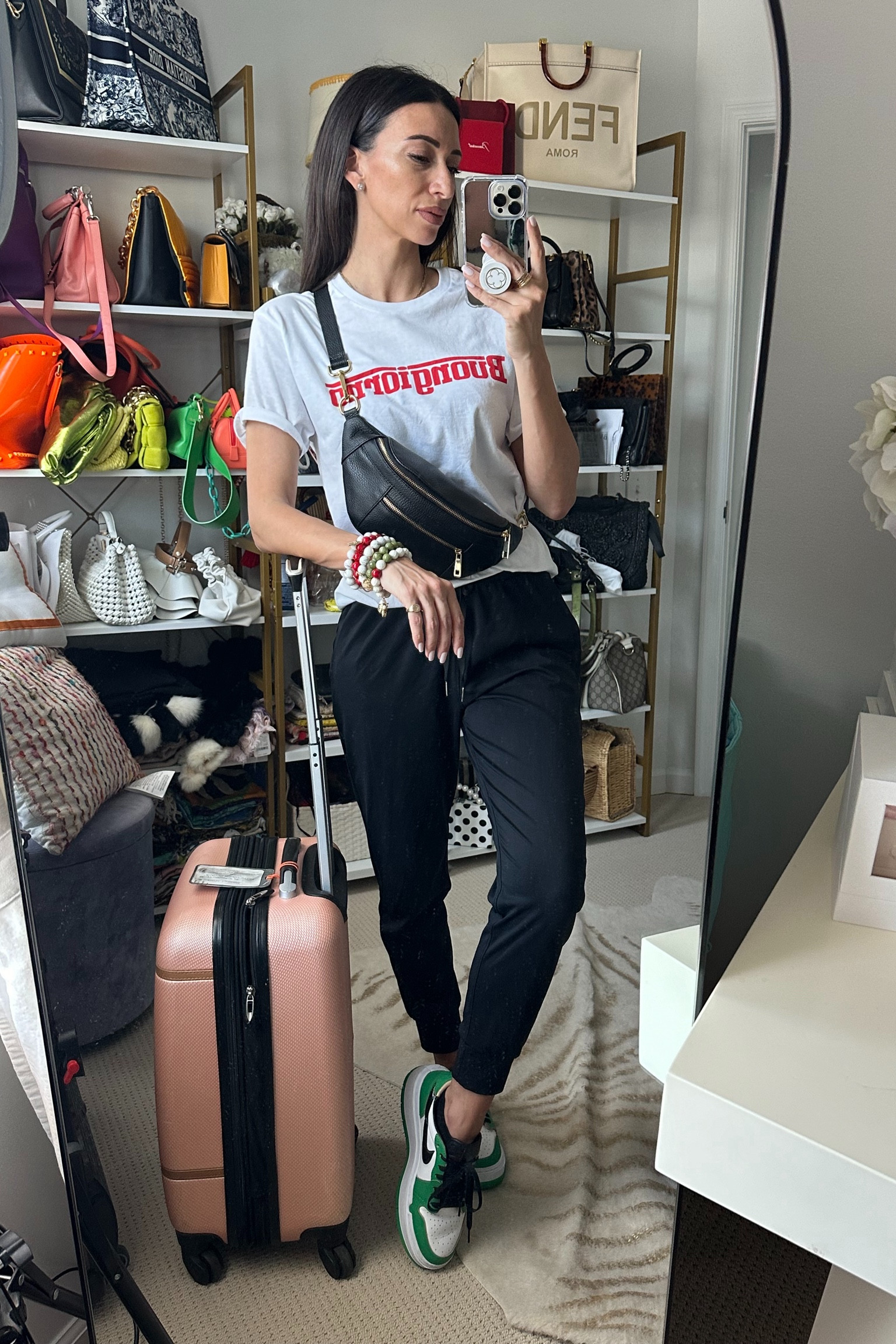 Shop my crossbody bag 👇🏻

https://orianalamarcadesigns.com/collections/hand-bags/products/bridget-black-leather-crossbody-bag