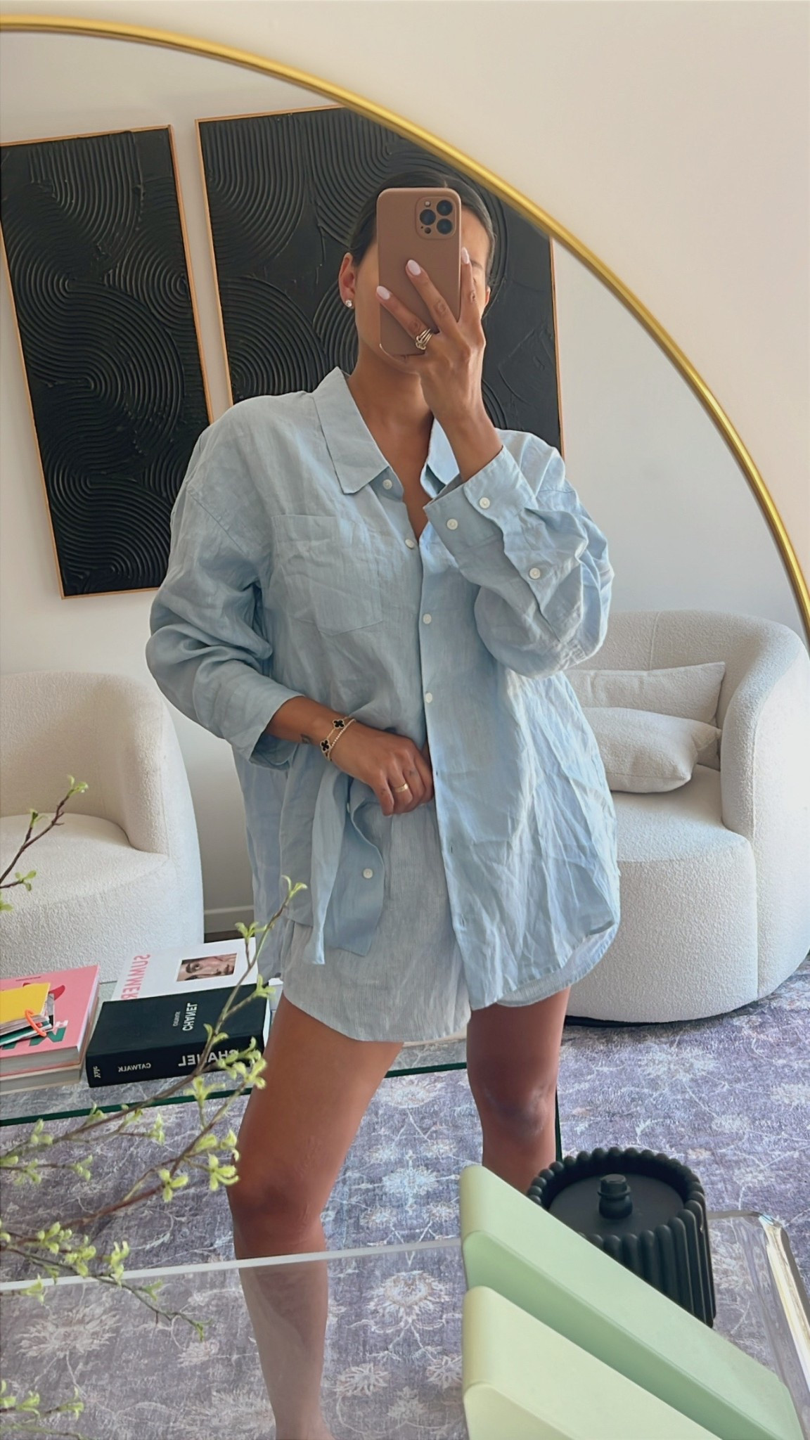 I’m a medium in the top and medium in shorts 