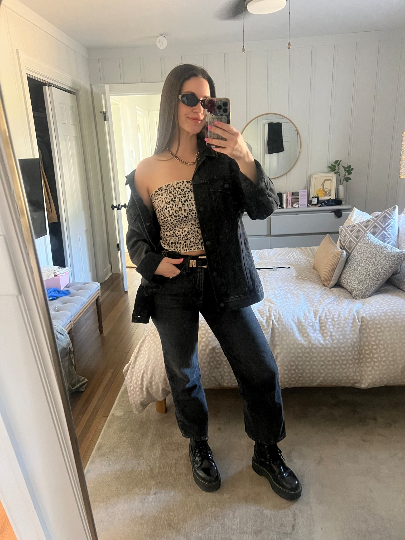 All Levi’s everything…

Denim | jeans | boots 

#LTKShoeCrush #LTKSaleAlert #LTKSeasonal