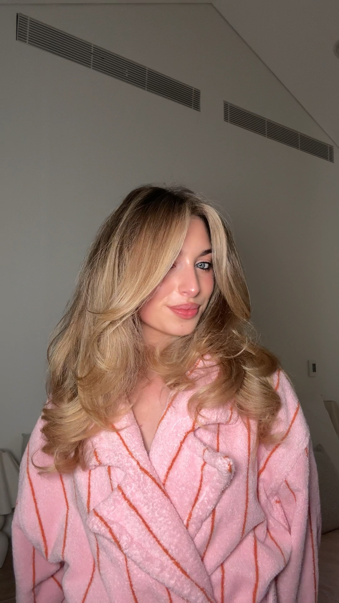 My weekly bouncy blowout routine🤍

Ps. The Airwrap is on sale on so many websites rn see links below!🫶🏼

#LTKbeauty #LTKspring #LTKaustralia