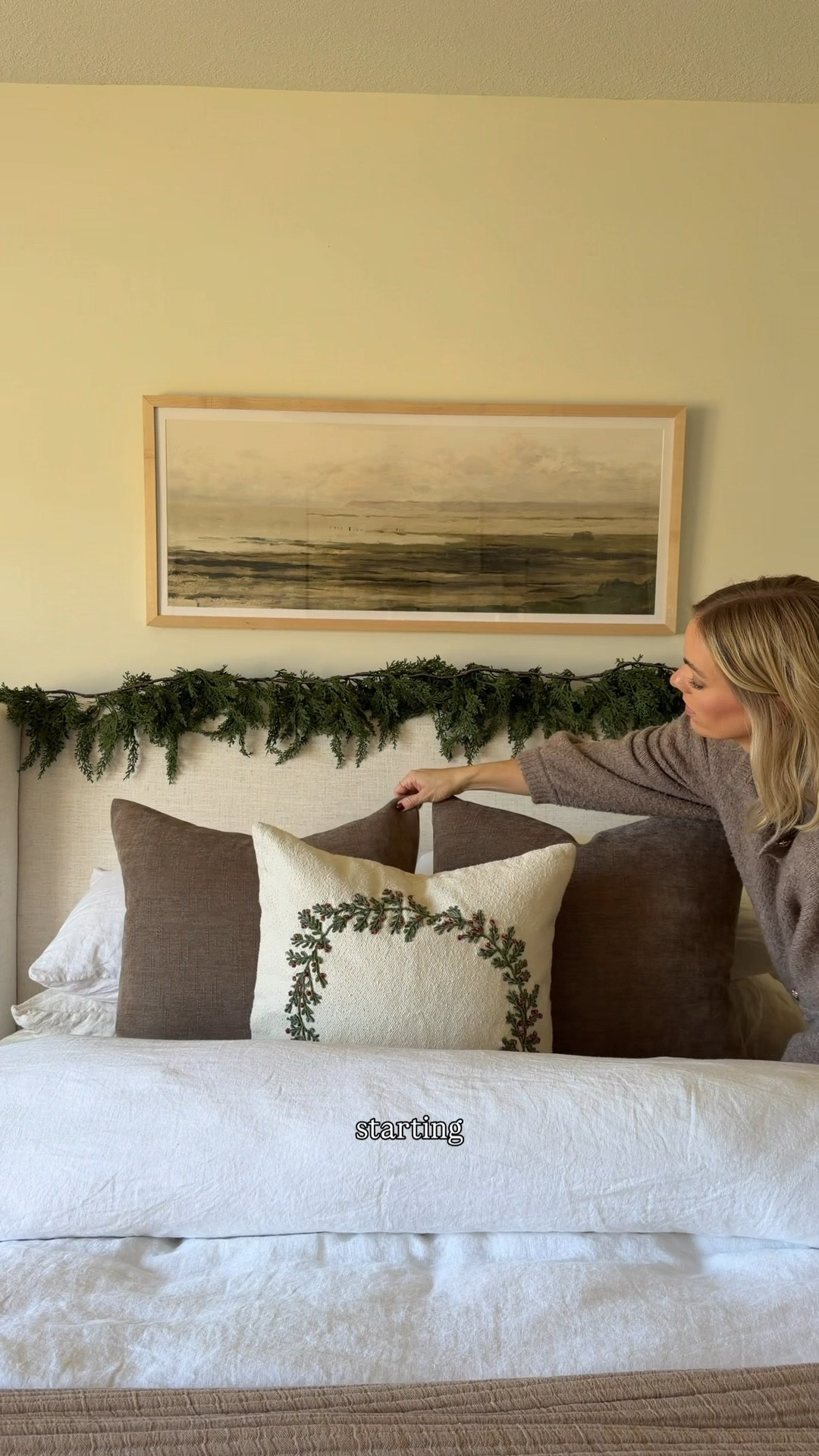 Holiday ready guest room! 

#LTKHome #LTKHoliday
