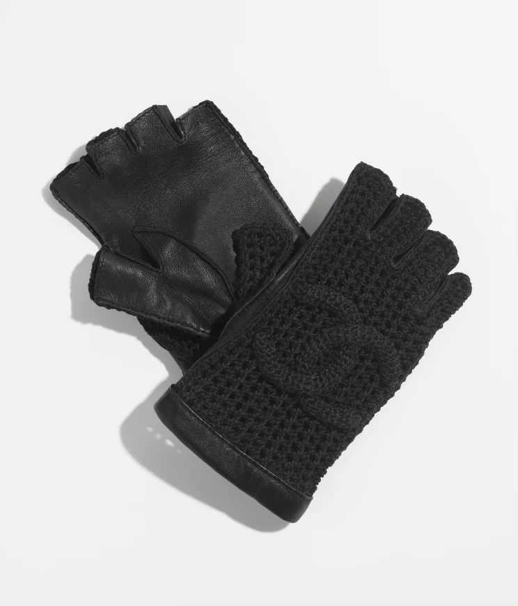 Gloves

            
		Cotton & Lambskin
	
		Black | Chanel, Inc. (US)