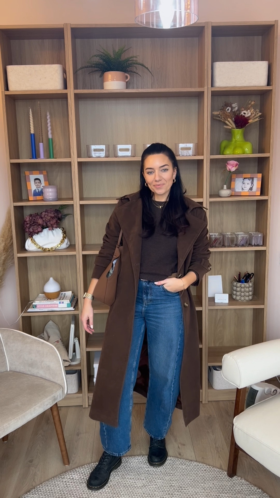 Outfits don’t have to be complicated. Just styles that work for your shape, feel comfortable for your lifestyle and colours that give you a glow ✨ comment LINK to get the outfit details sent straight to your DMs 🧡✨ 🔗 

